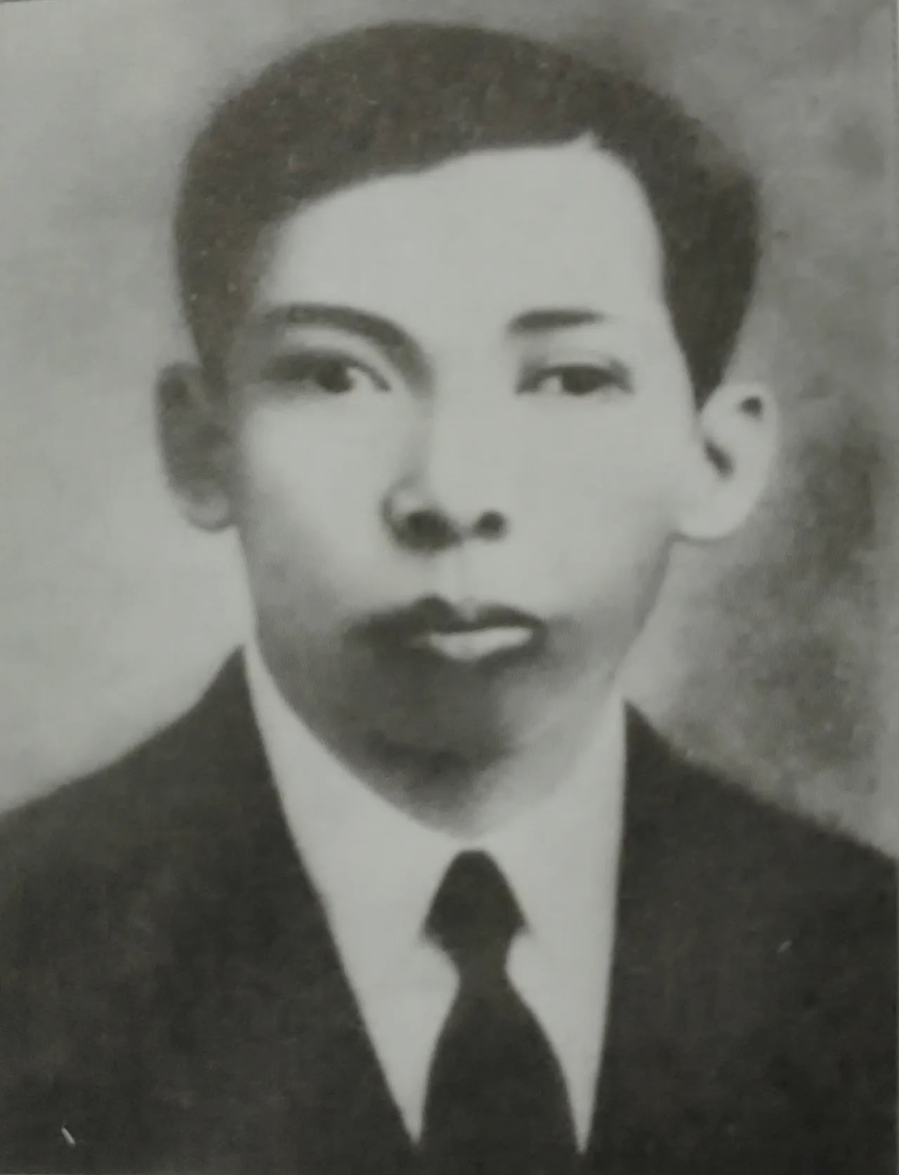 Portrait of Trần Phú (1904–1931) – memorial page