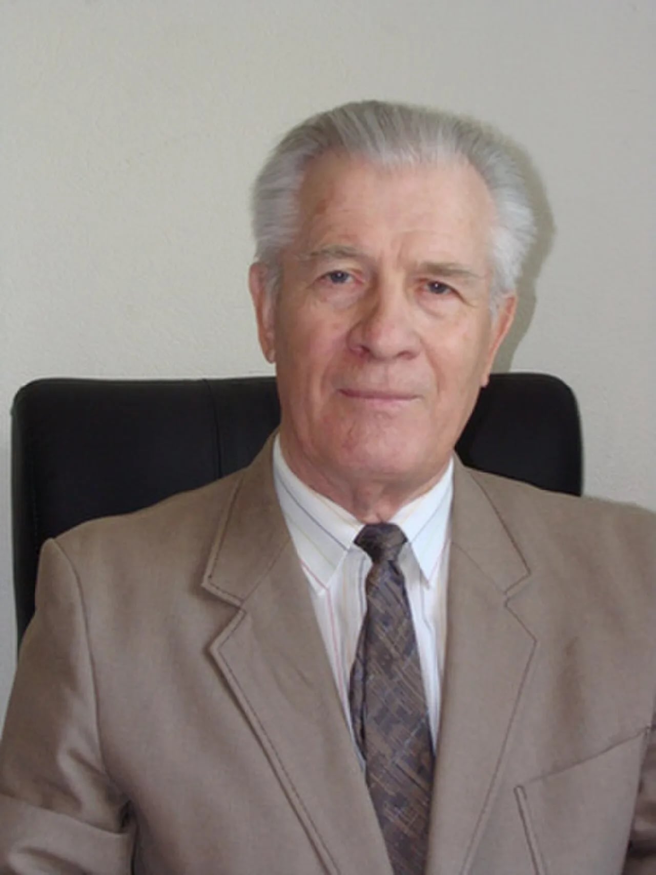 Porträt von Nikolai Alexejewitsch Scharoschkin (1932–2016) – Gedenkseite