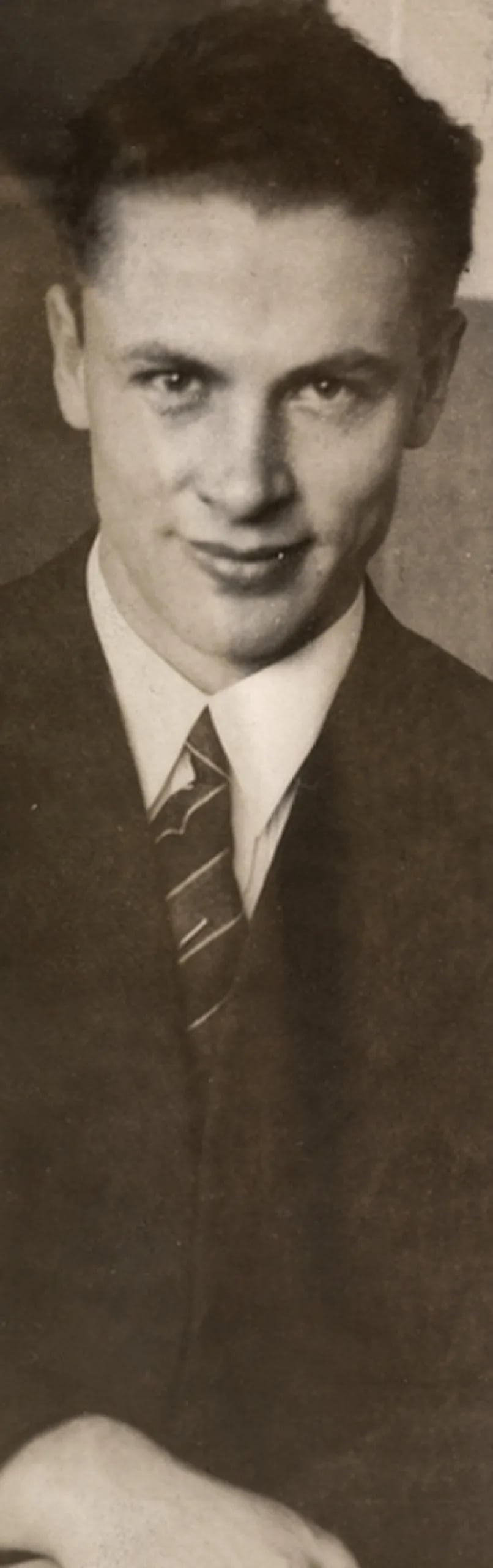 Portrait of Helge Sivertsen (1913–1986) – memorial page
