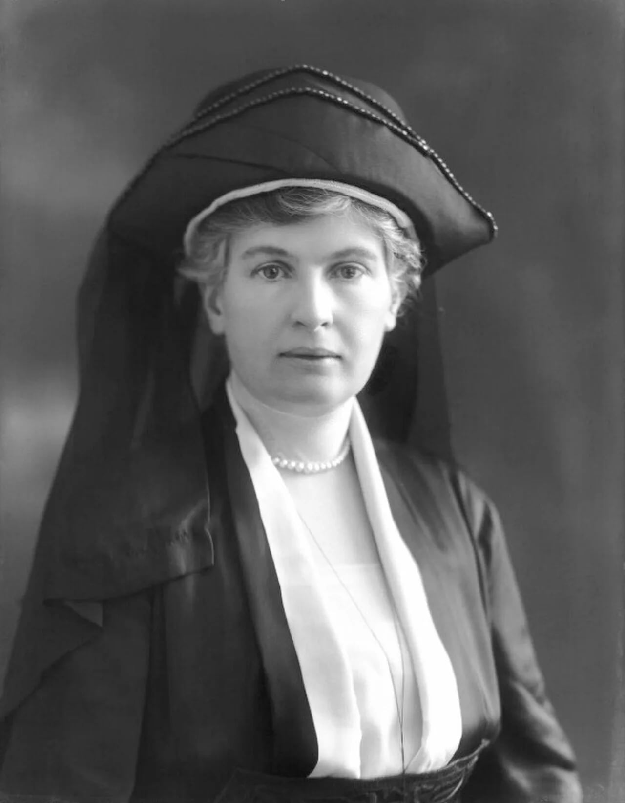 Portrait of Alice Godman (1868–1944) – memorial page