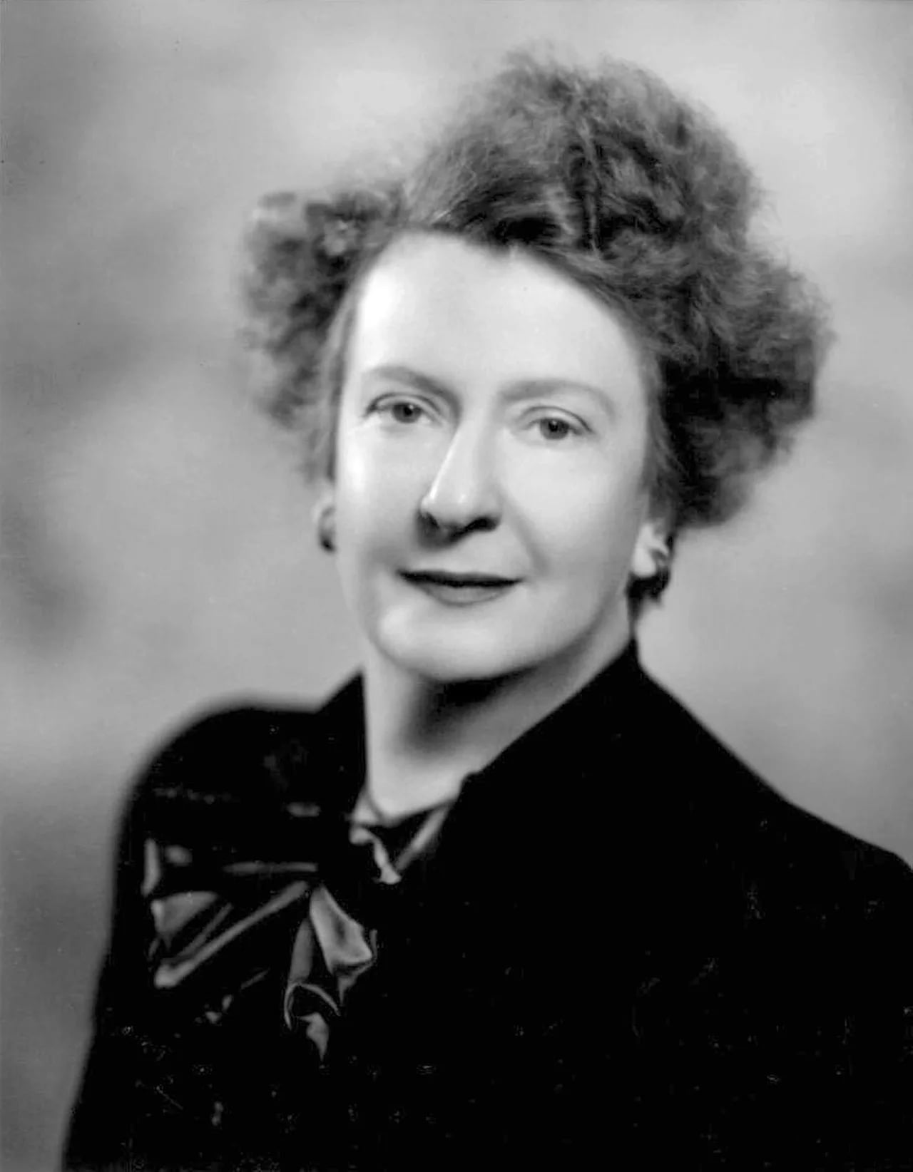 Portrait of Ruth McDevitt (1895–1976) – memorial page