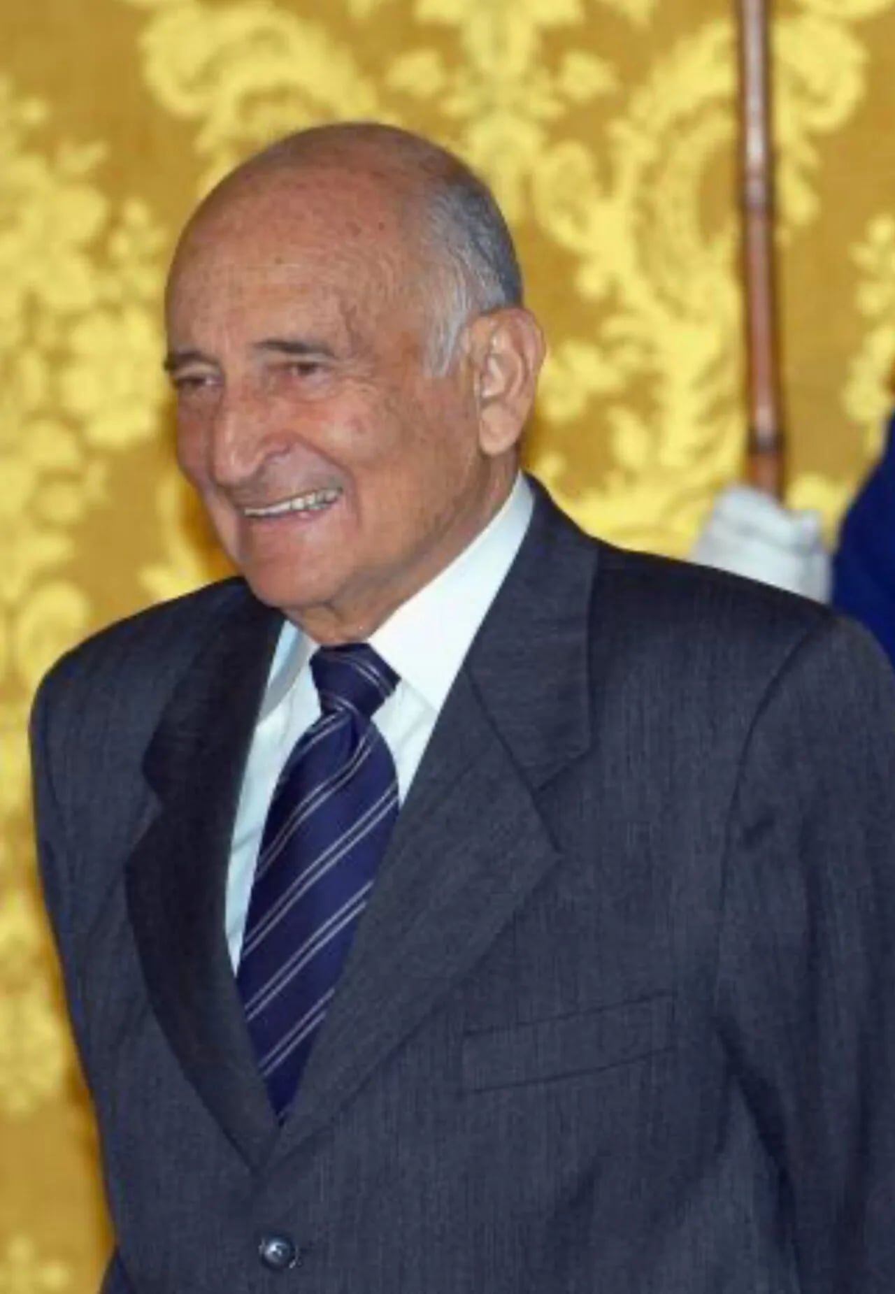 Porträt von Alejandro Serrano (1933–2019) – Gedenkseite