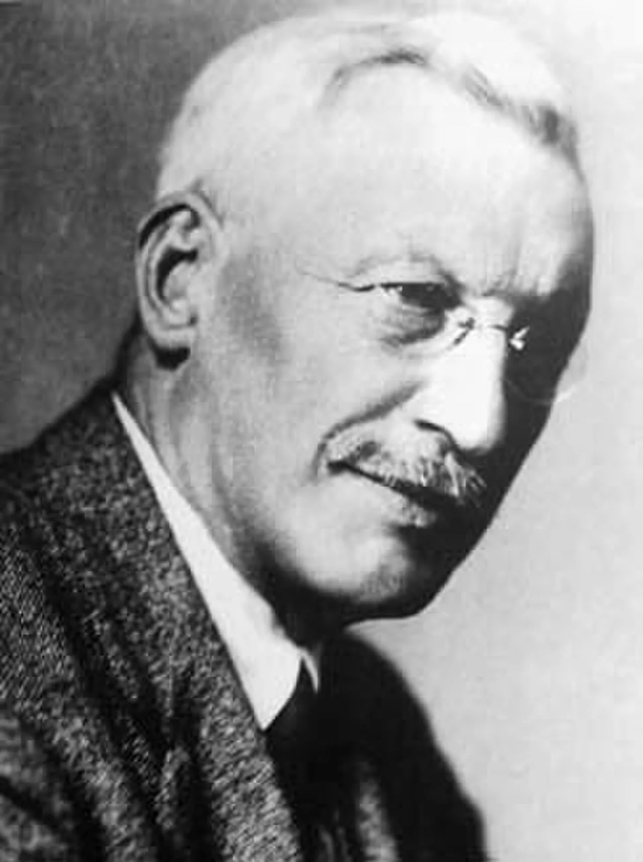 Portrait of Alfred Cardew Dixon (1865–1936) – memorial page