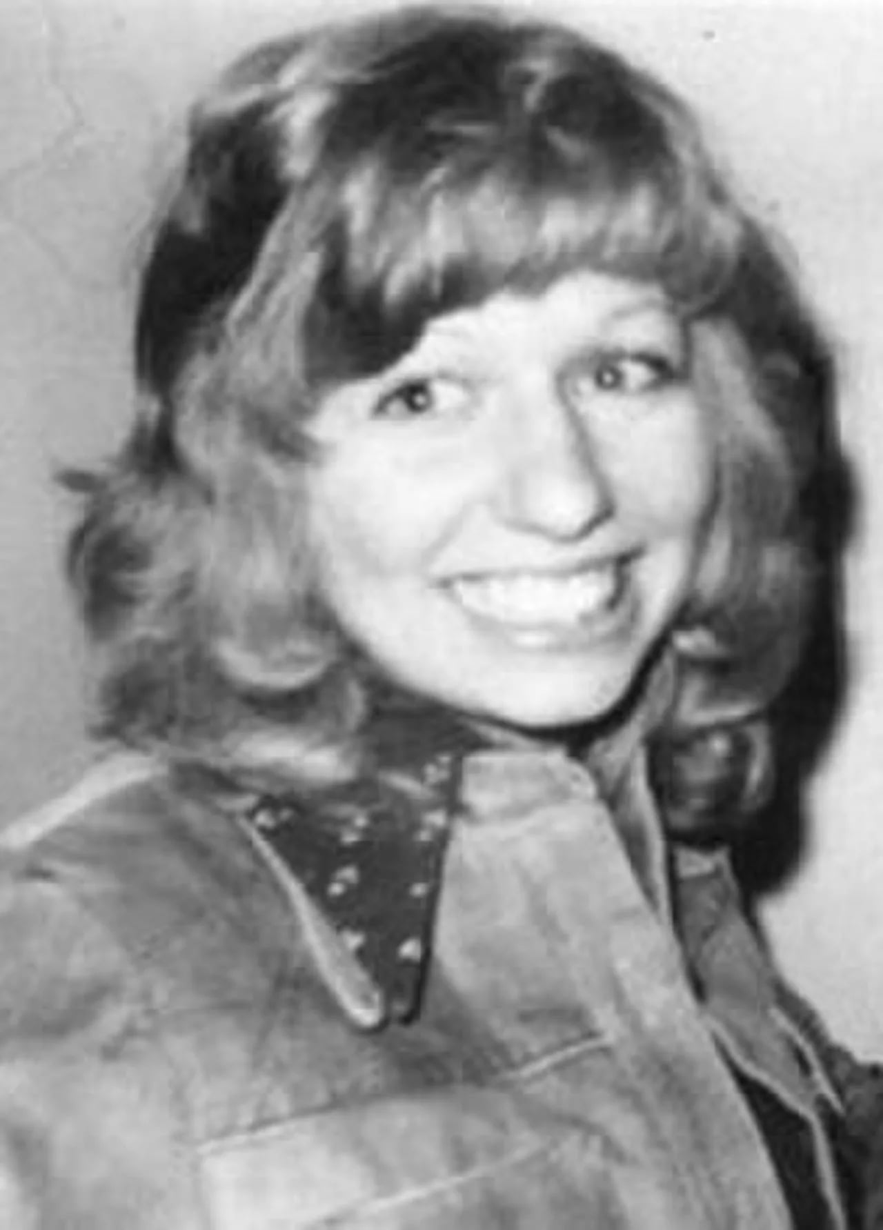Portrait of Arlis Perry (1955–1974) – memorial page