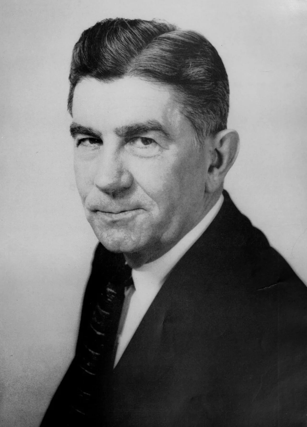 Portrait of Arthur Hollis Edens (1901–1968) – memorial page