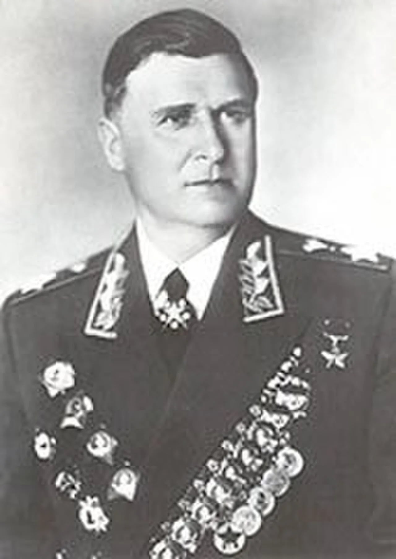 Porträt von Wassili Danilowitsch Sokolowski (1897–1968) – Gedenkseite