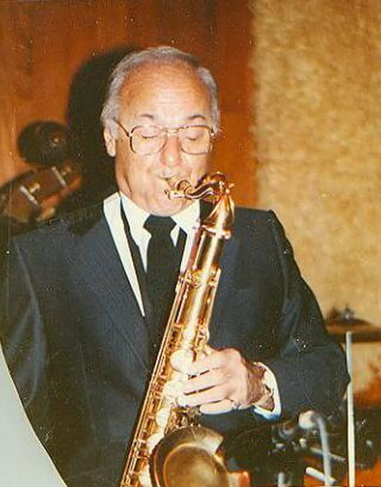 Portrait of Flip Phillips (1915–2001) – memorial page