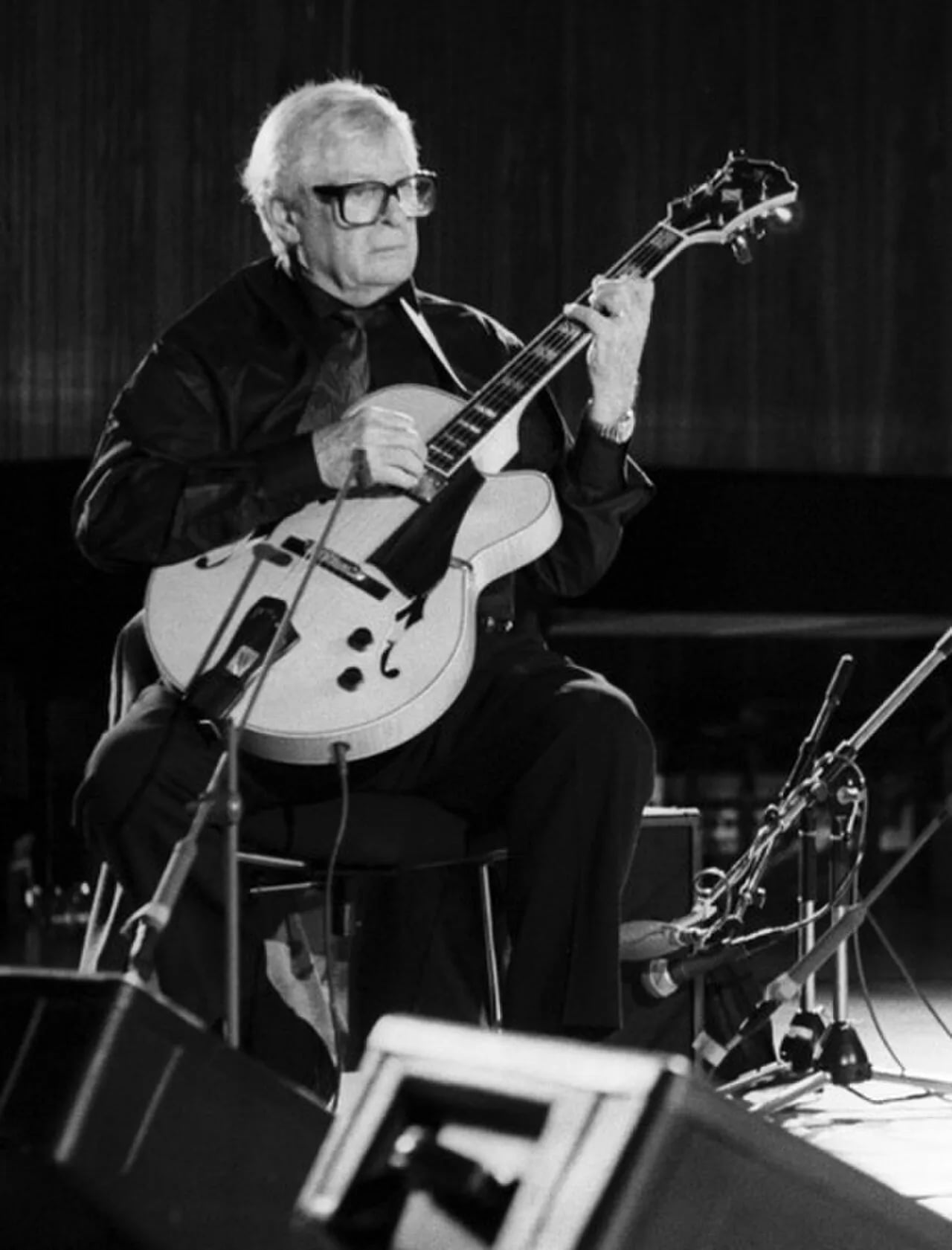 Porträt von Mundell Lowe (1922–2017) – Gedenkseite