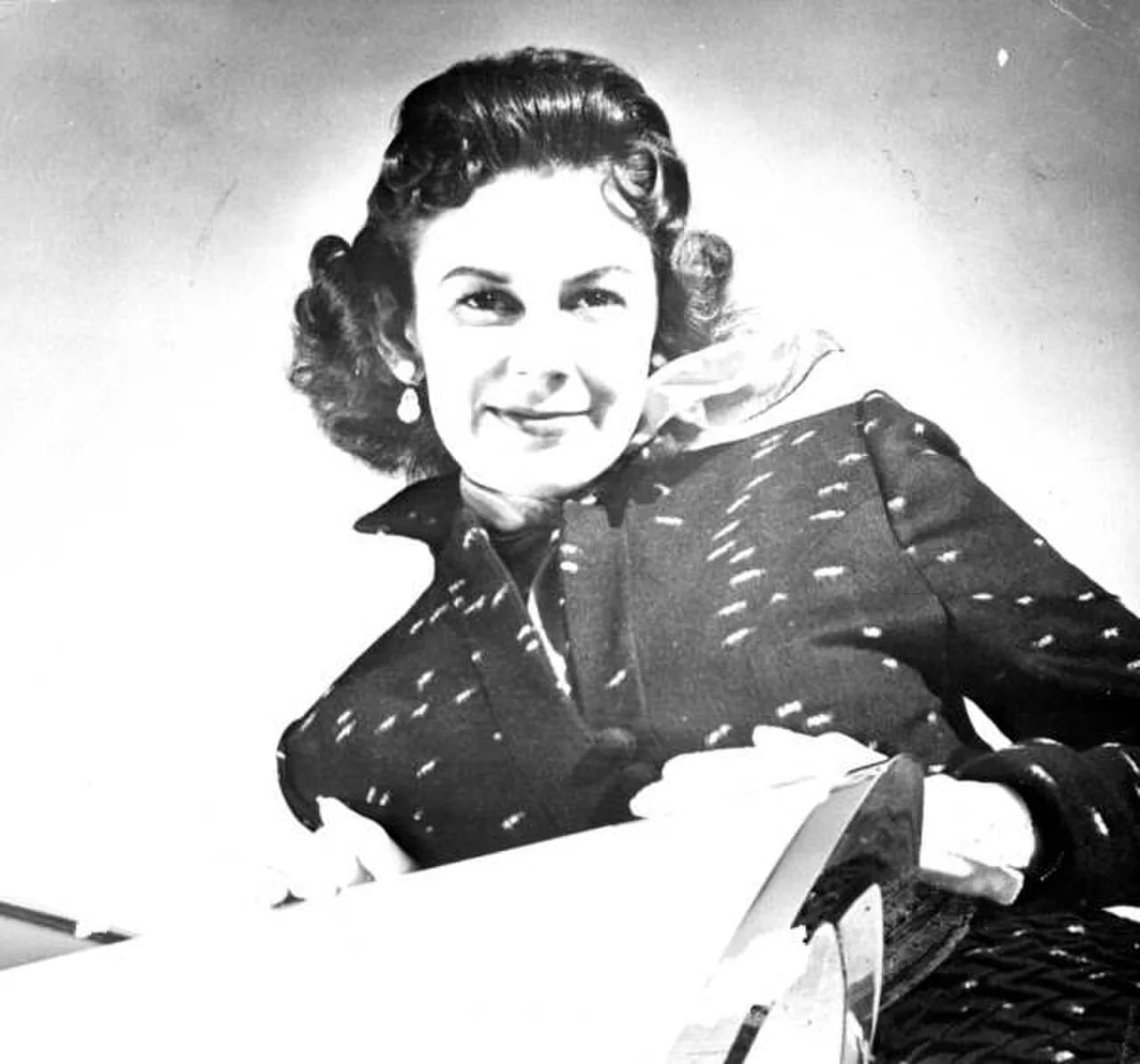 Portrait of Betty Skelton Erde (1926–2011) – memorial page