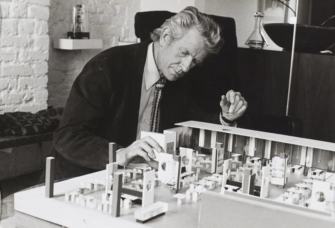 Portrait of Robin Day (1915–2010) – memorial page