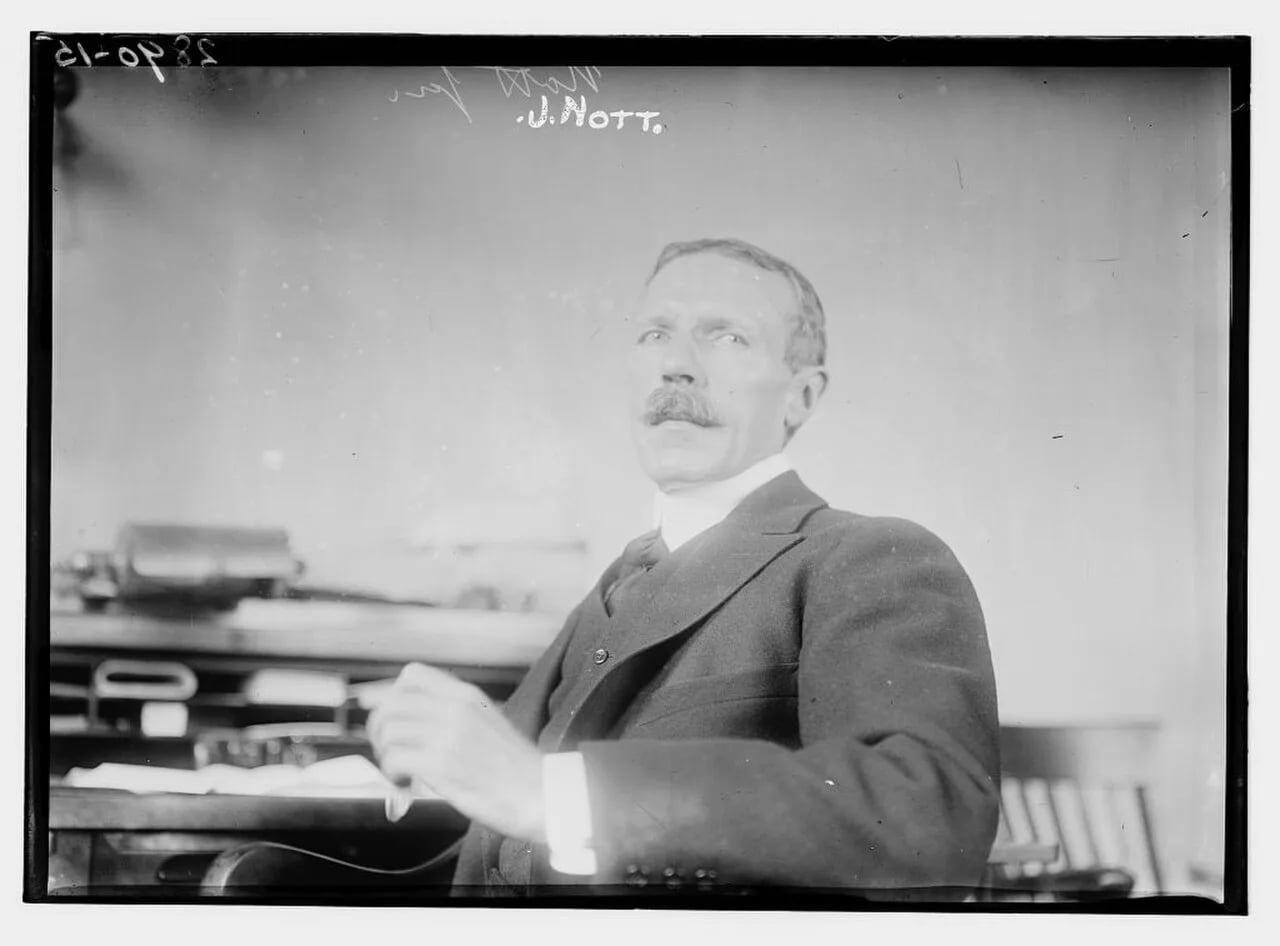 Portrait of Charles Cooper Nott Jr. (1869–1957) – memorial page