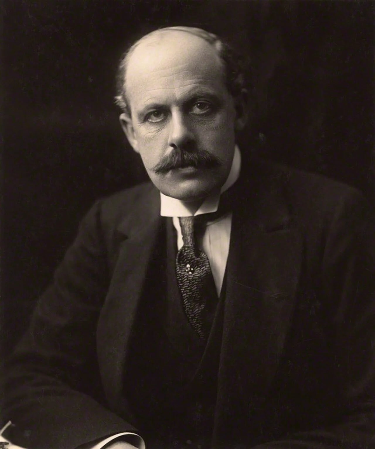 Portrait of Charles Eric Hambro (1872–1947) – memorial page