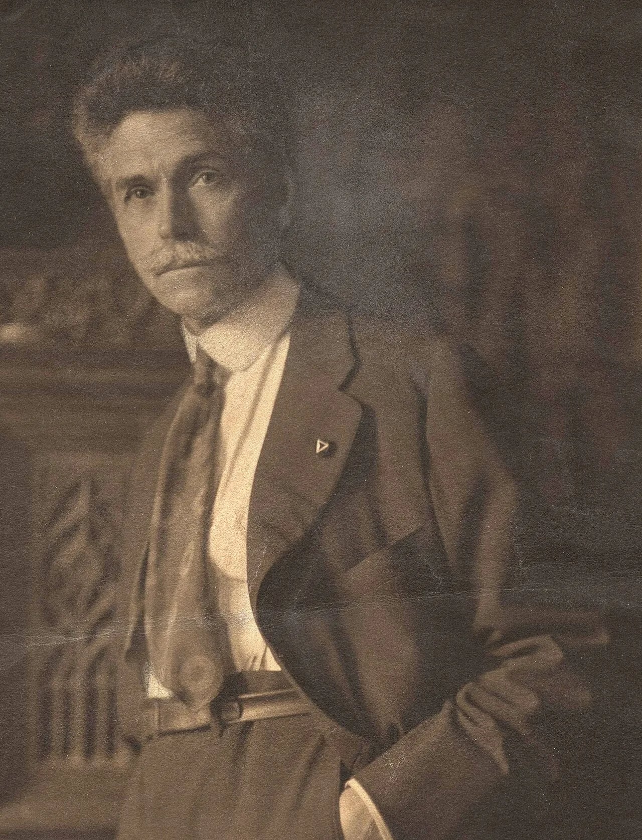 Portrait of Charles Harold Davis (1856–1933) – memorial page