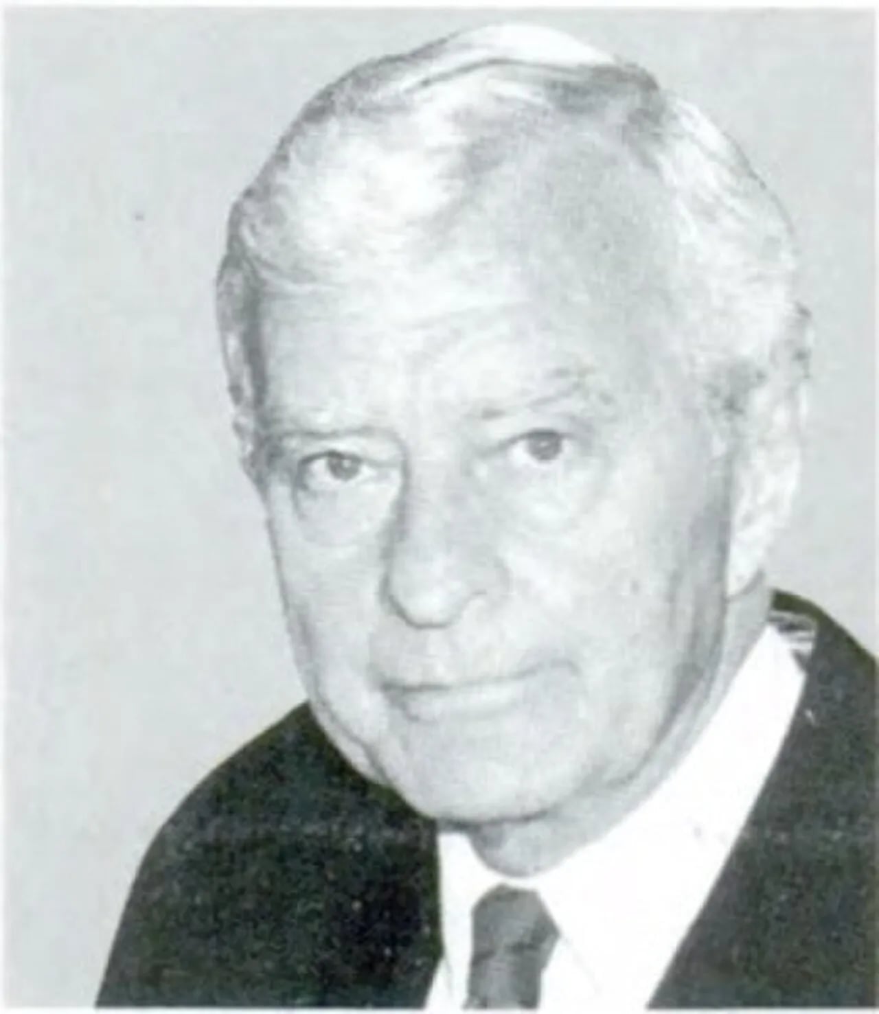 Portrait of Clarence E. Miller (1917–2011) – memorial page