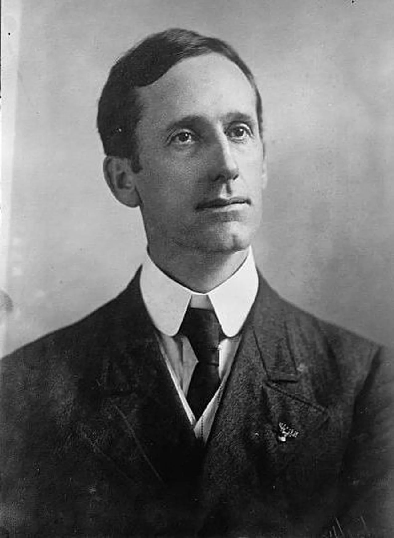 Portrait of Claude R. Porter (1872–1946) – memorial page