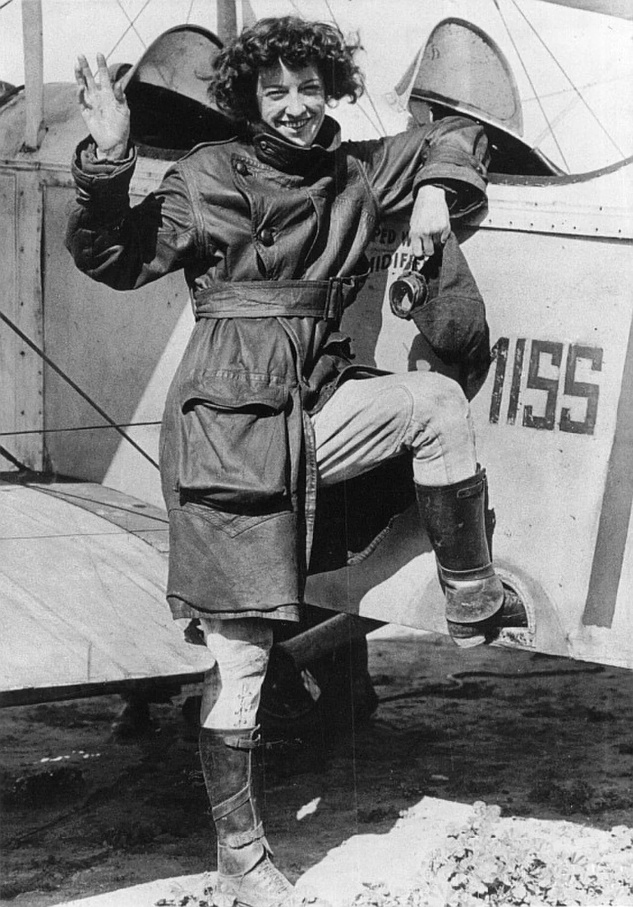 Portrait of Neta Snook (1896–1991) – memorial page