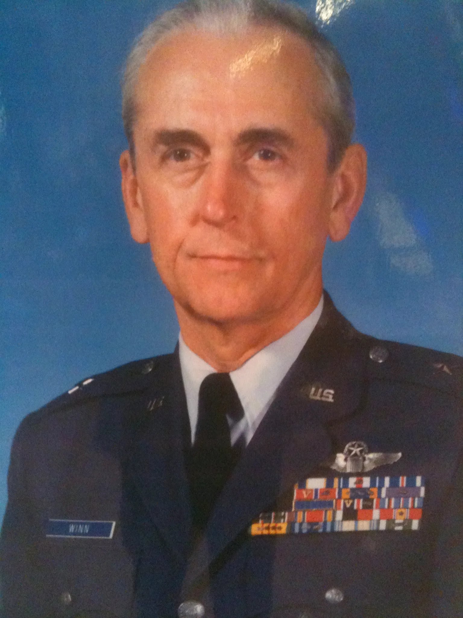 Portrait of David W. Winn (1923–2009) – memorial page