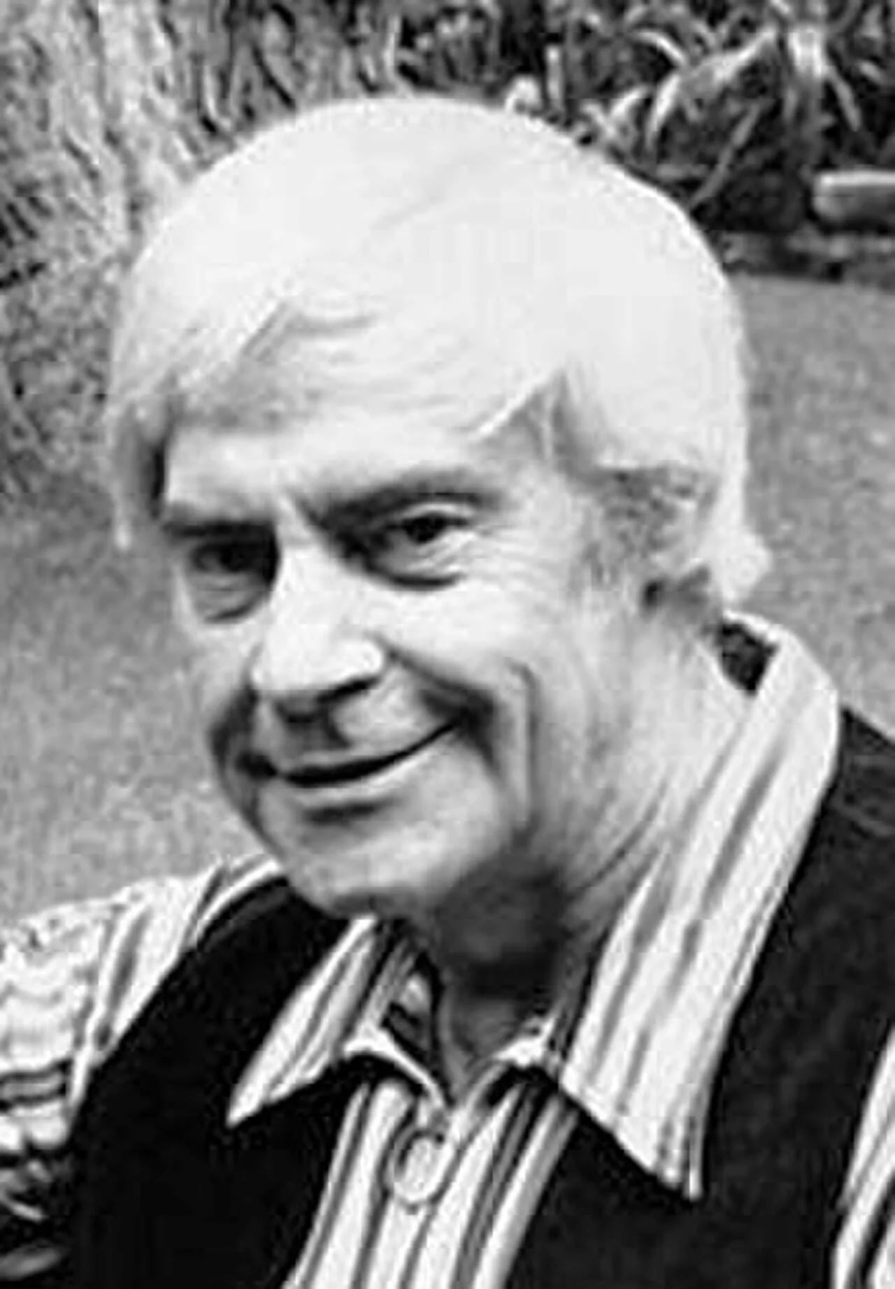 Portrait of Dean Fausett (1913–1998) – memorial page