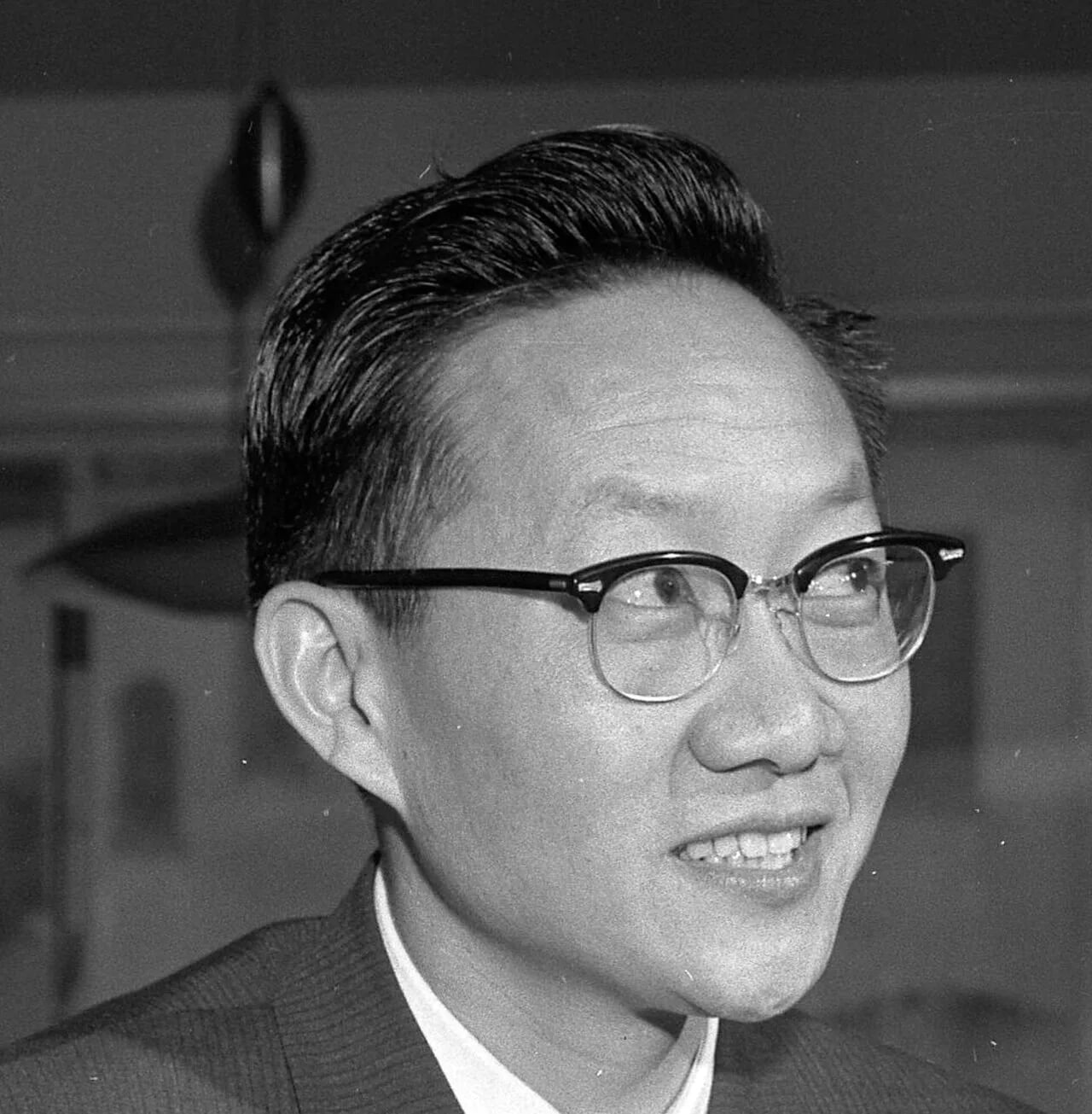 Portrait of Delbert E. Wong (1920–2006) – memorial page