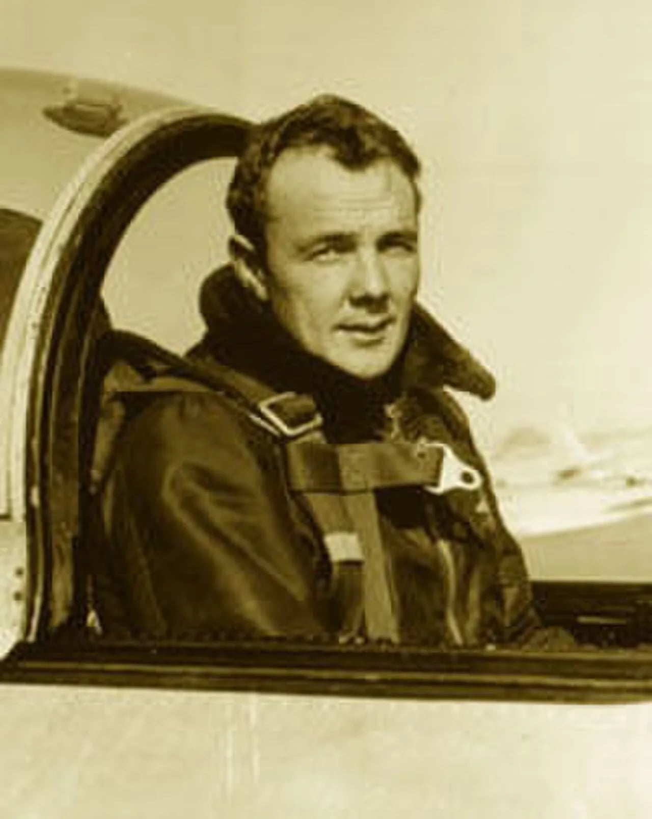 Portrait of Donald E. Adams (1921–1952) – memorial page