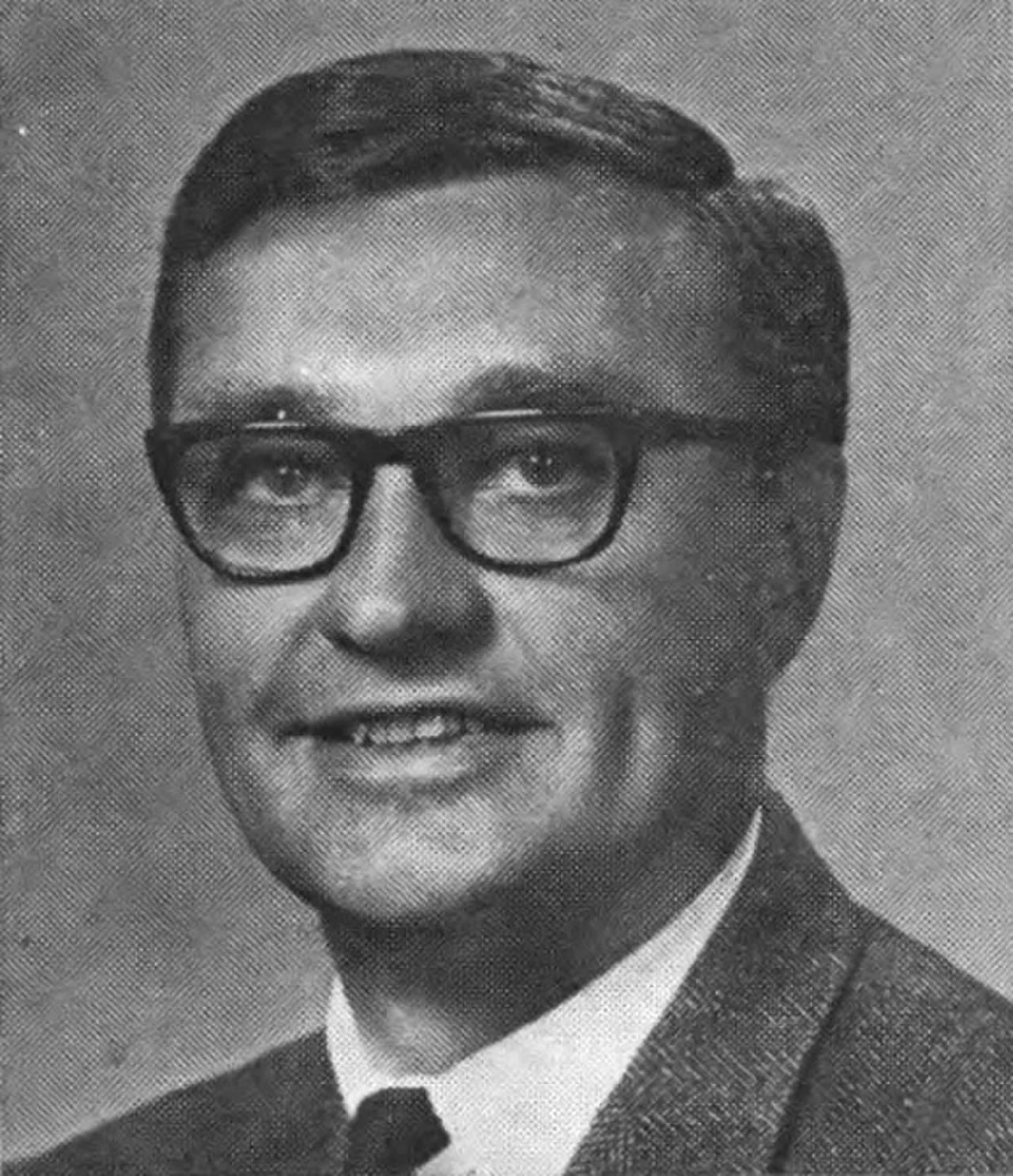 Portrait of Donald J. Mitchell (1923–2003) – memorial page