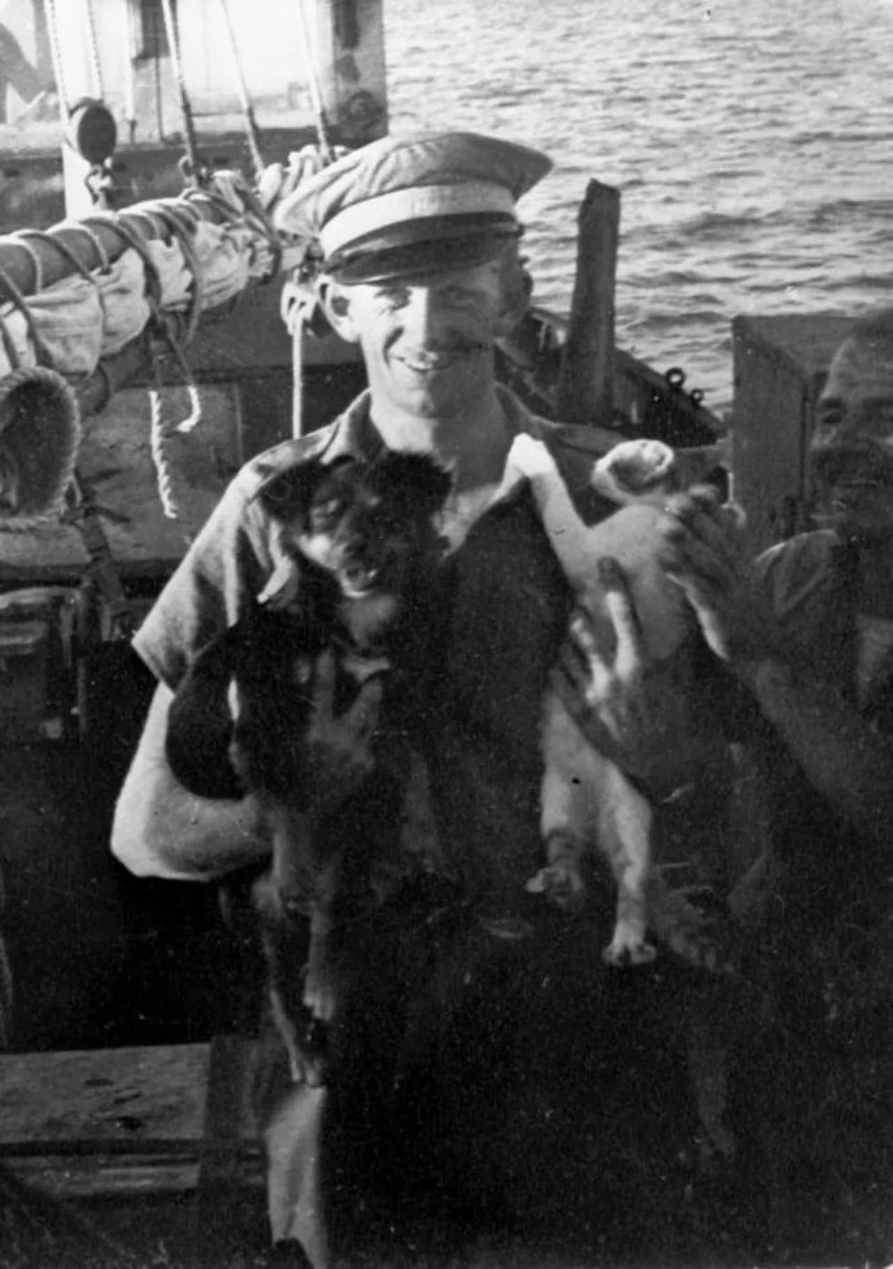 Portrait of Donald Stott (1914–1945) – memorial page