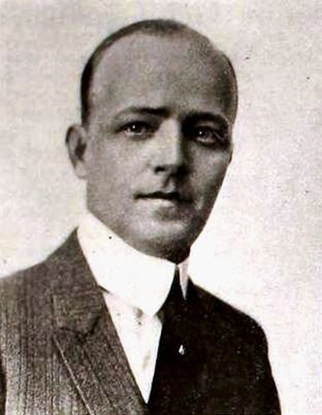 Porträt von E. W. Hammons (1882–1962) – Gedenkseite