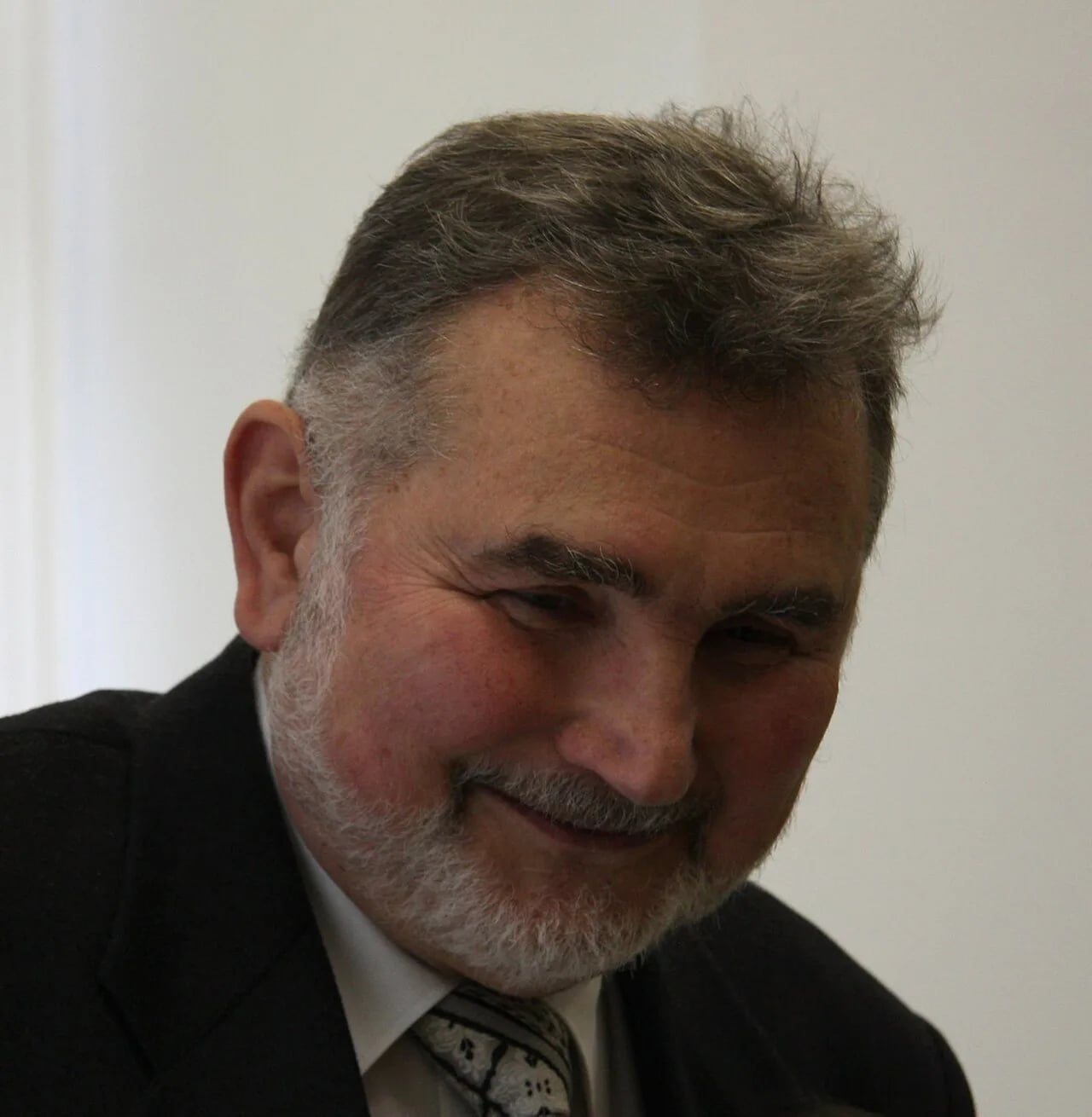 Porträt von Tone Wraber (1938–2010) – Gedenkseite