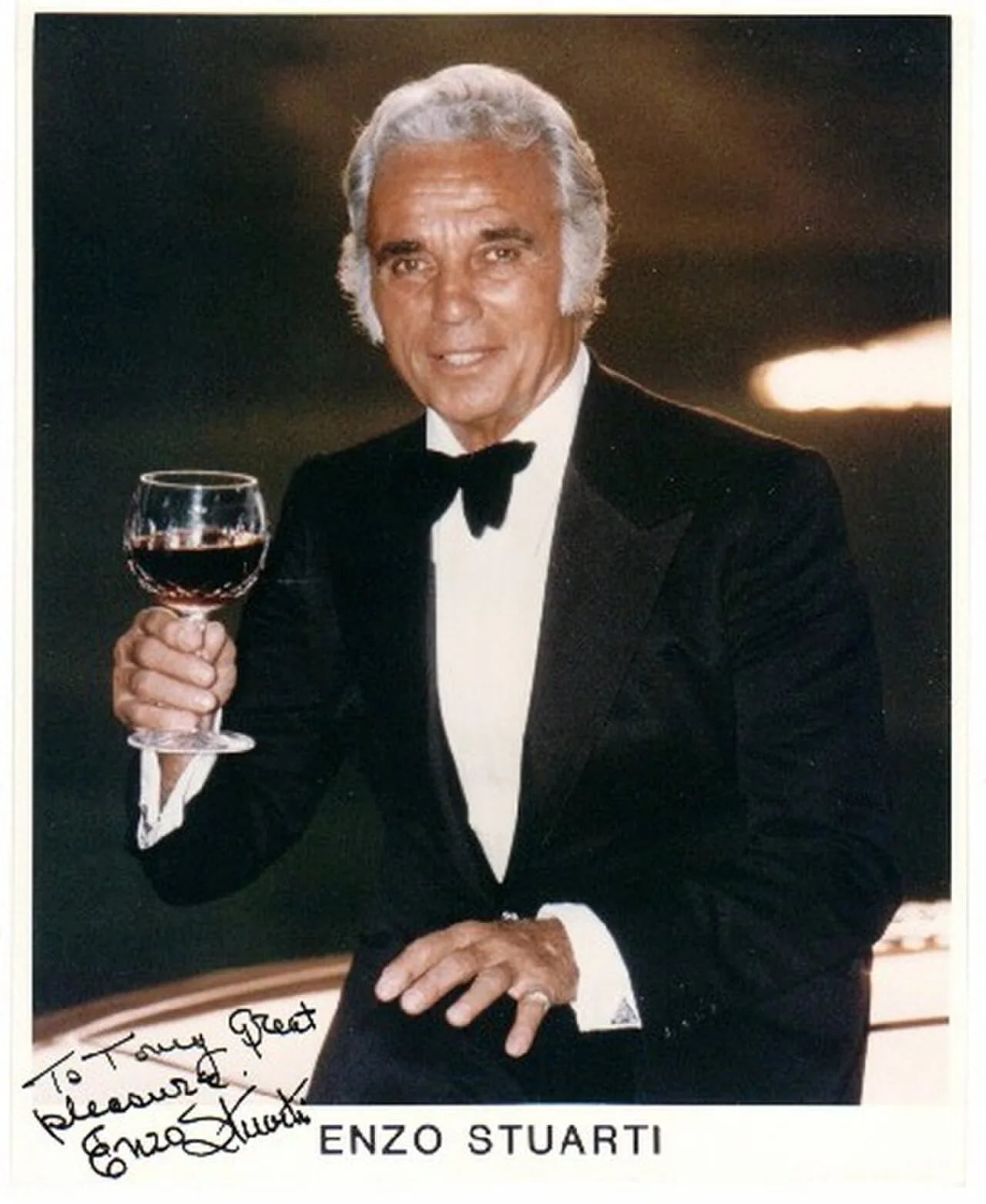 Porträt von Enzo Stuarti (1919–2005) – Gedenkseite