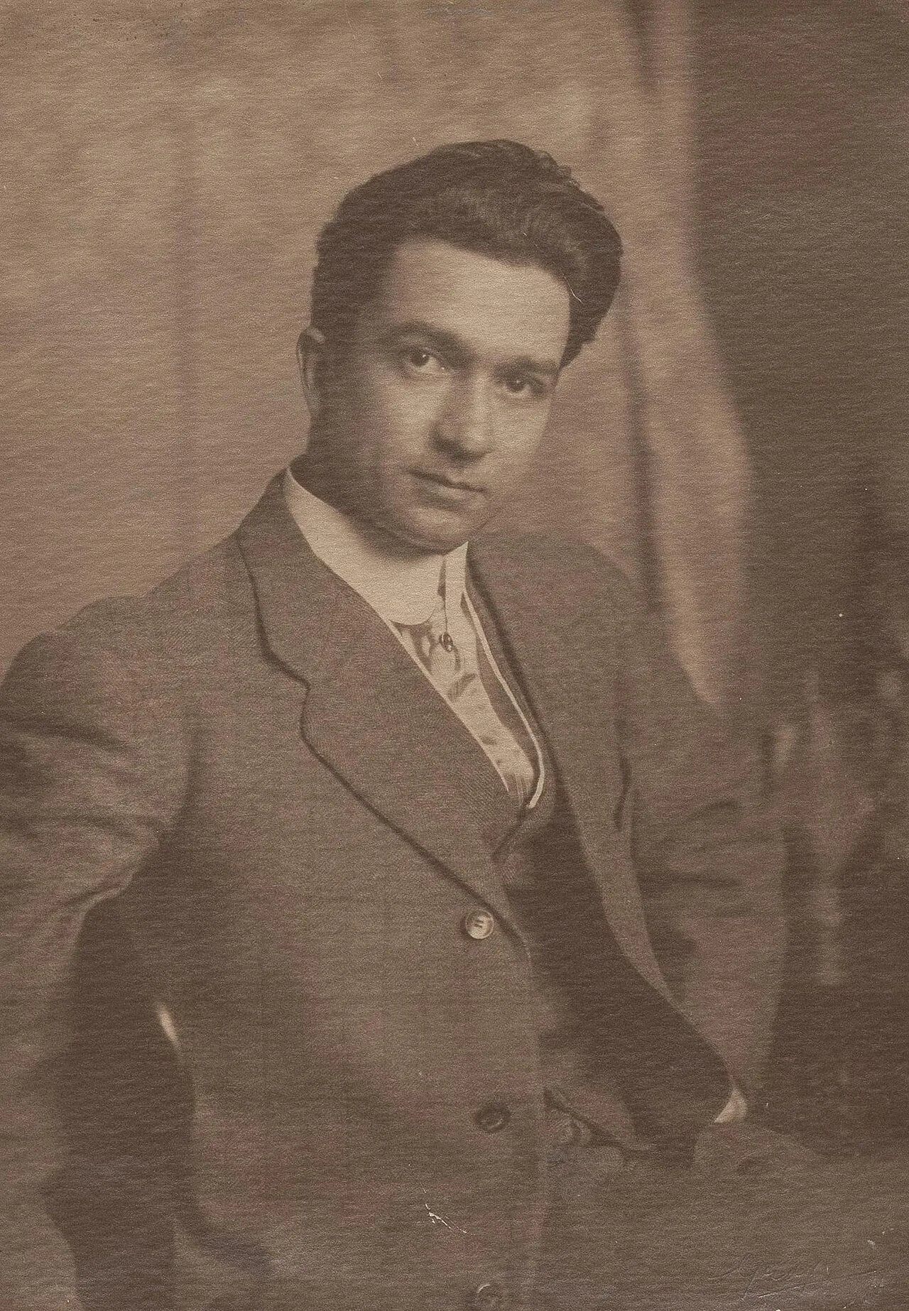 Porträt von Francis Luis Mora (1874–1940) – Gedenkseite