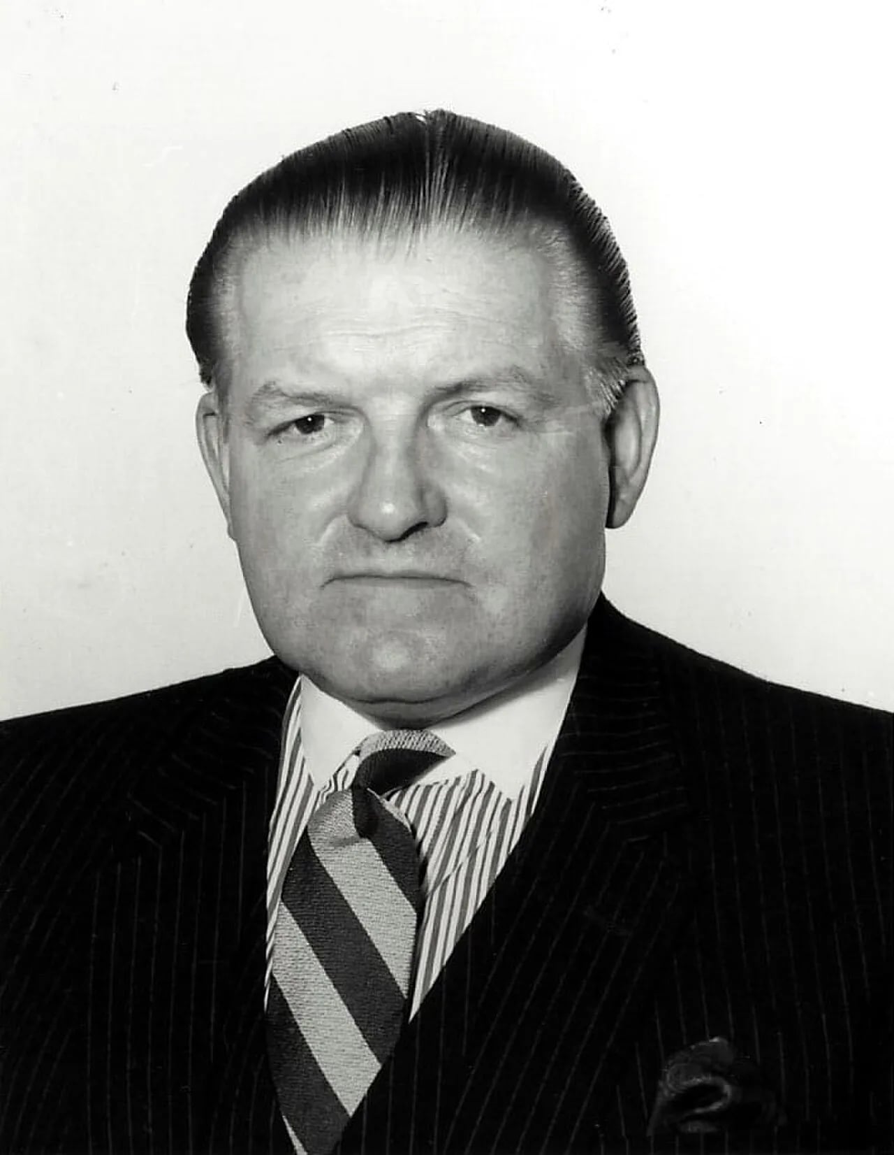 Portrait of Alan Clive Roberts (1934–2021) – memorial page