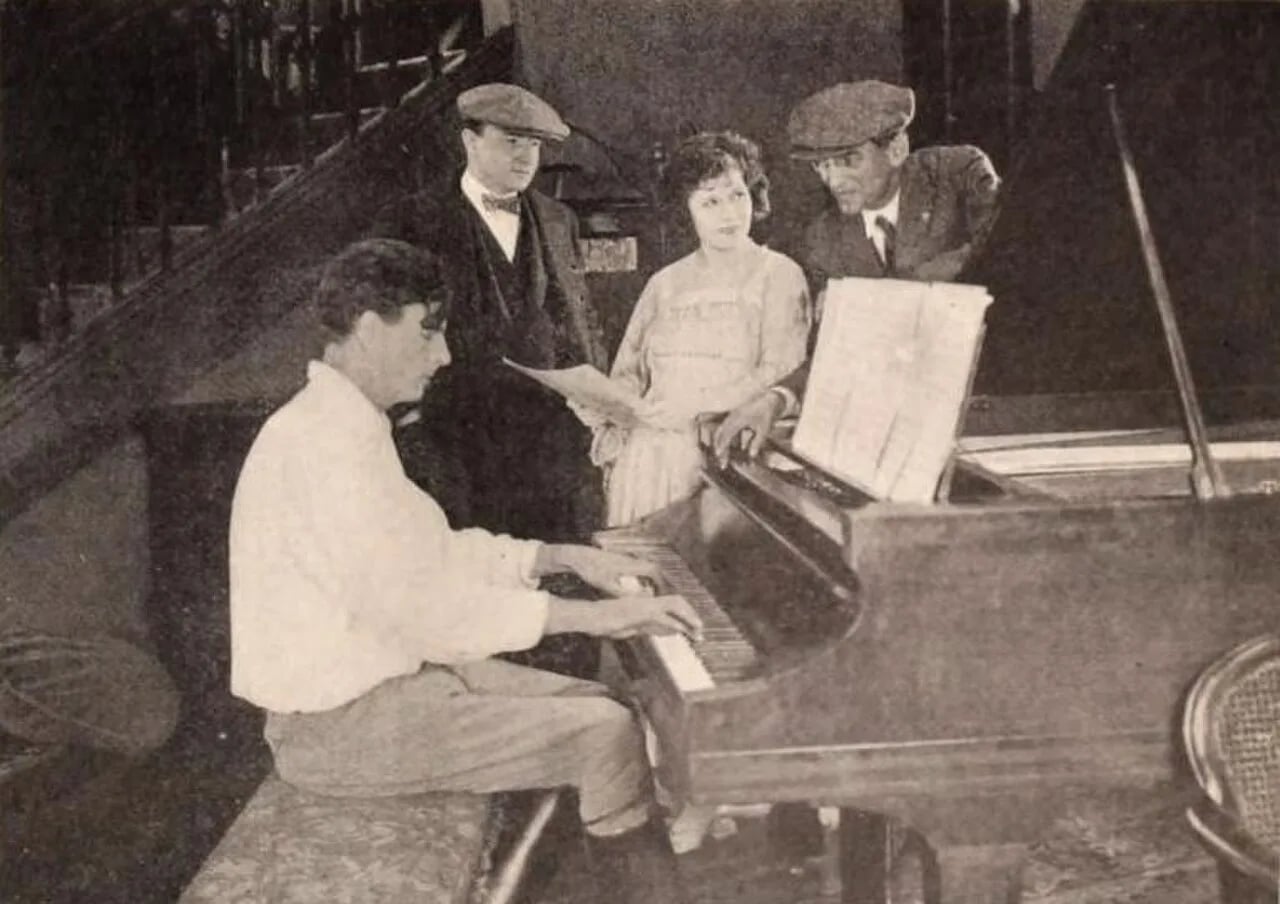 Porträt von Arthur Somers Roche (1883–1935) – Gedenkseite