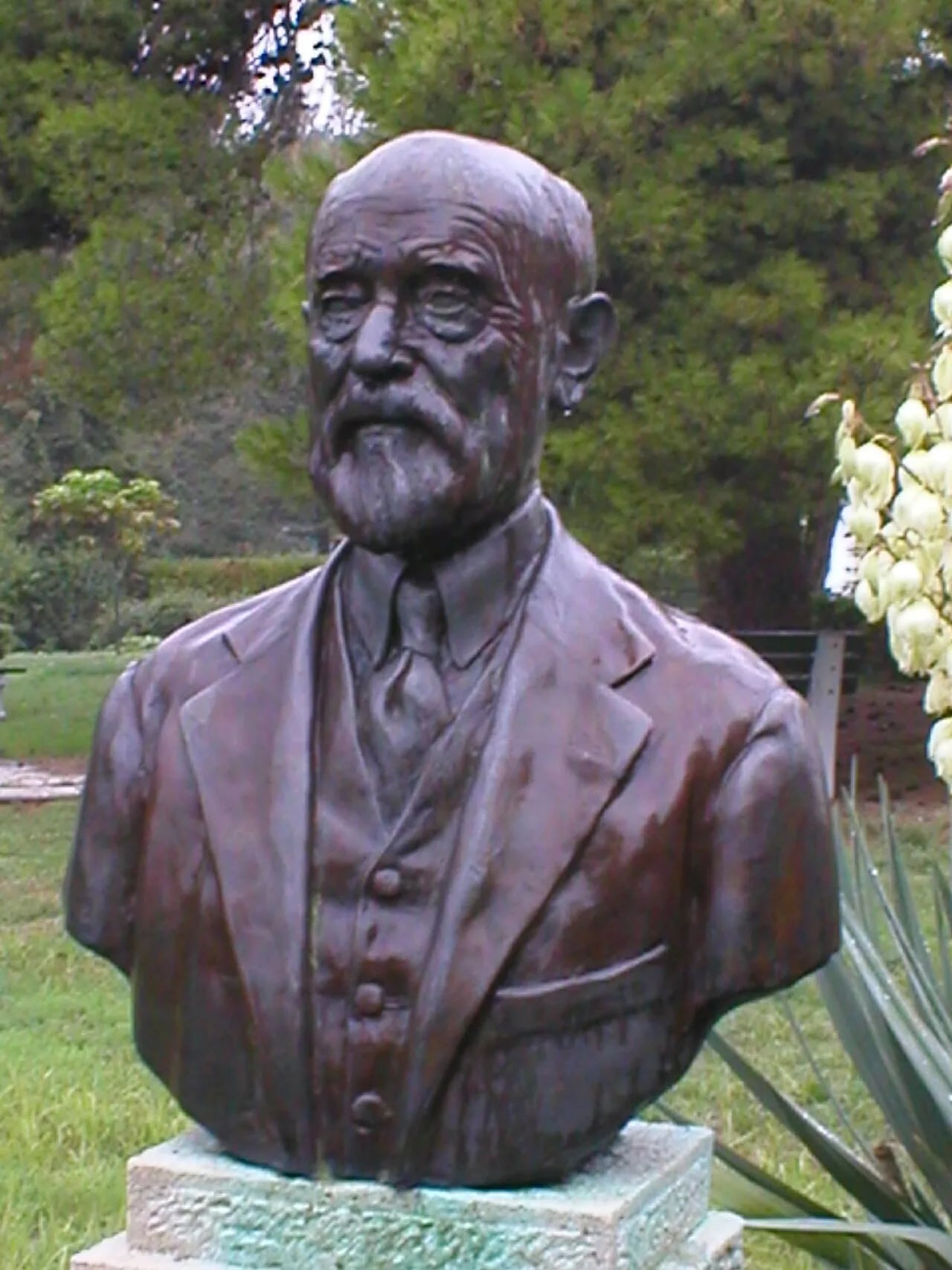 Portrait of John Henry House (1845–1936) – memorial page