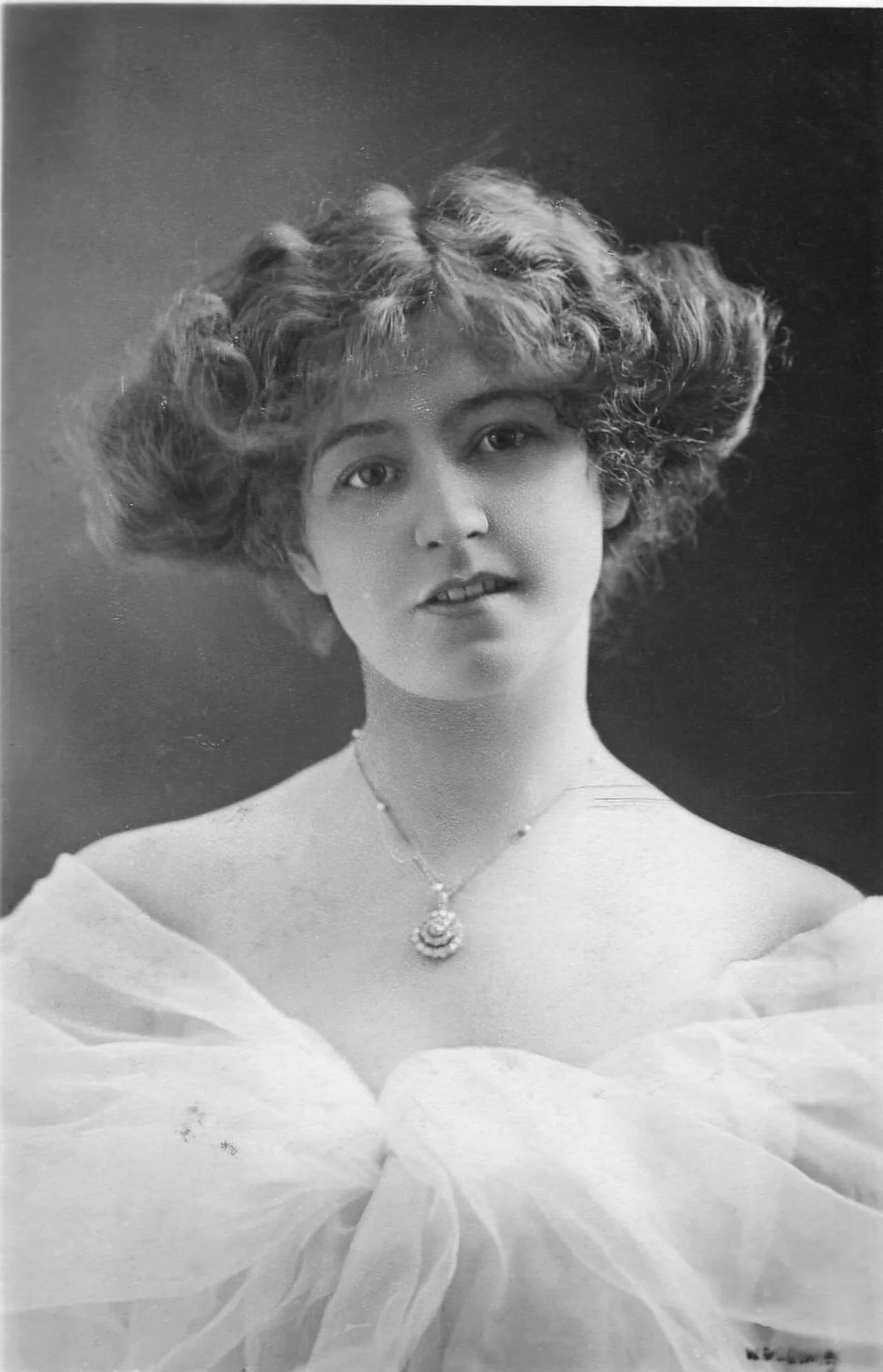 Portrait of Gabrielle Ray (1883–1973) – memorial page
