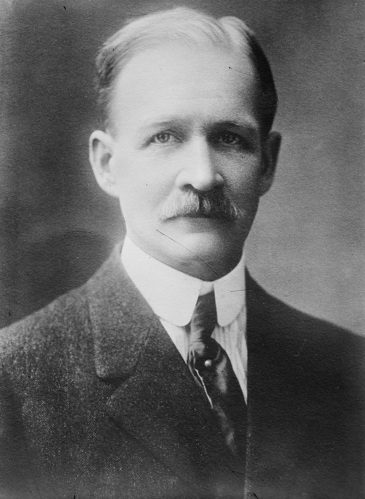 Portrait of Garrett Droppers (1860–1927) – memorial page