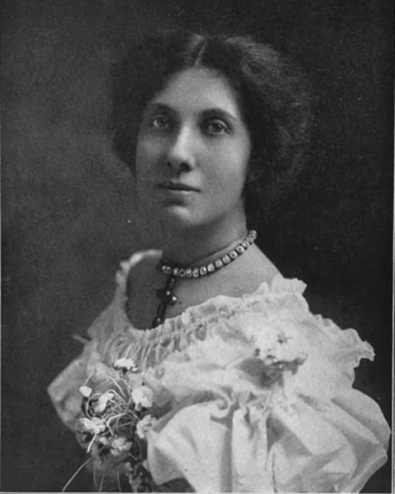Portrait of Edna May Spooner (1873–1953) – memorial page