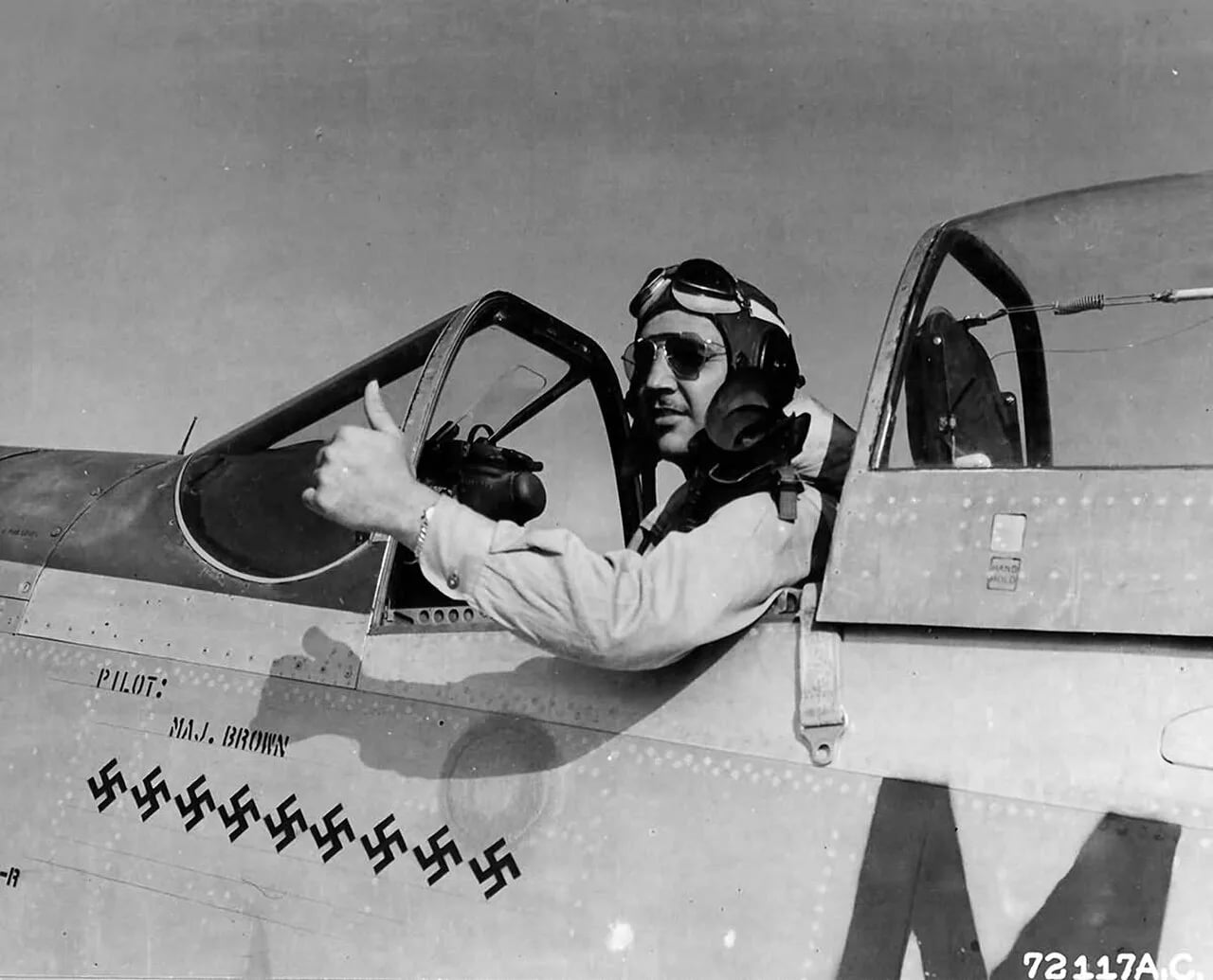 Portrait of Samuel J. Brown (1917–1990) – memorial page