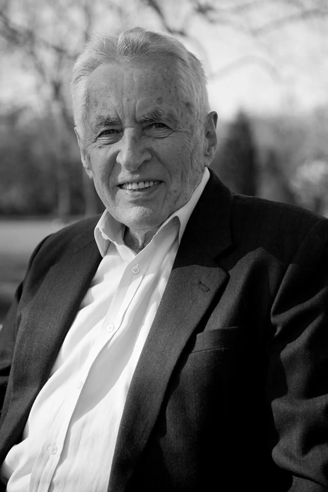 Portrait of George Mikell (1929–2020) – memorial page