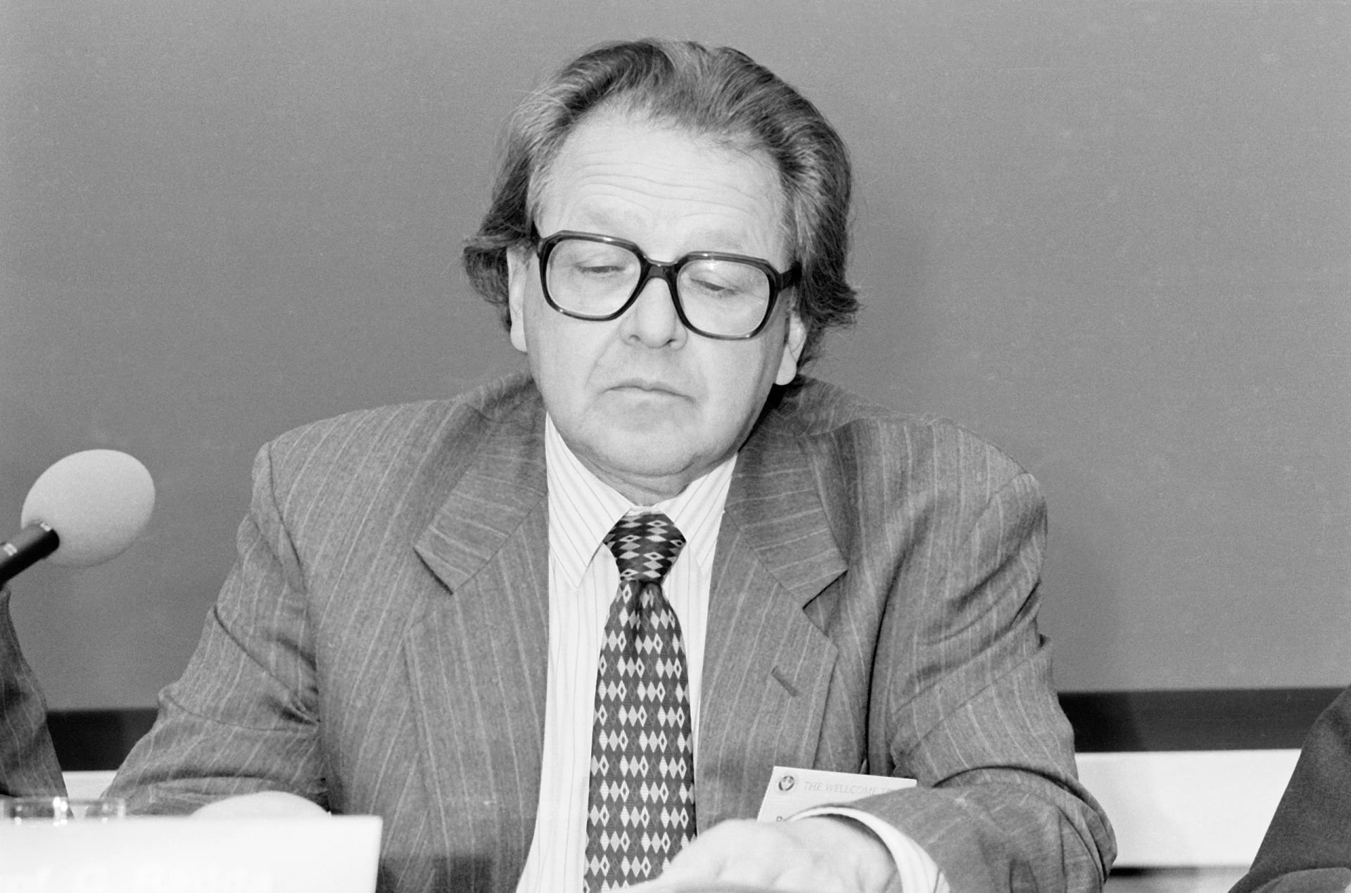 Portrait of George Radda (1936–2024) – memorial page