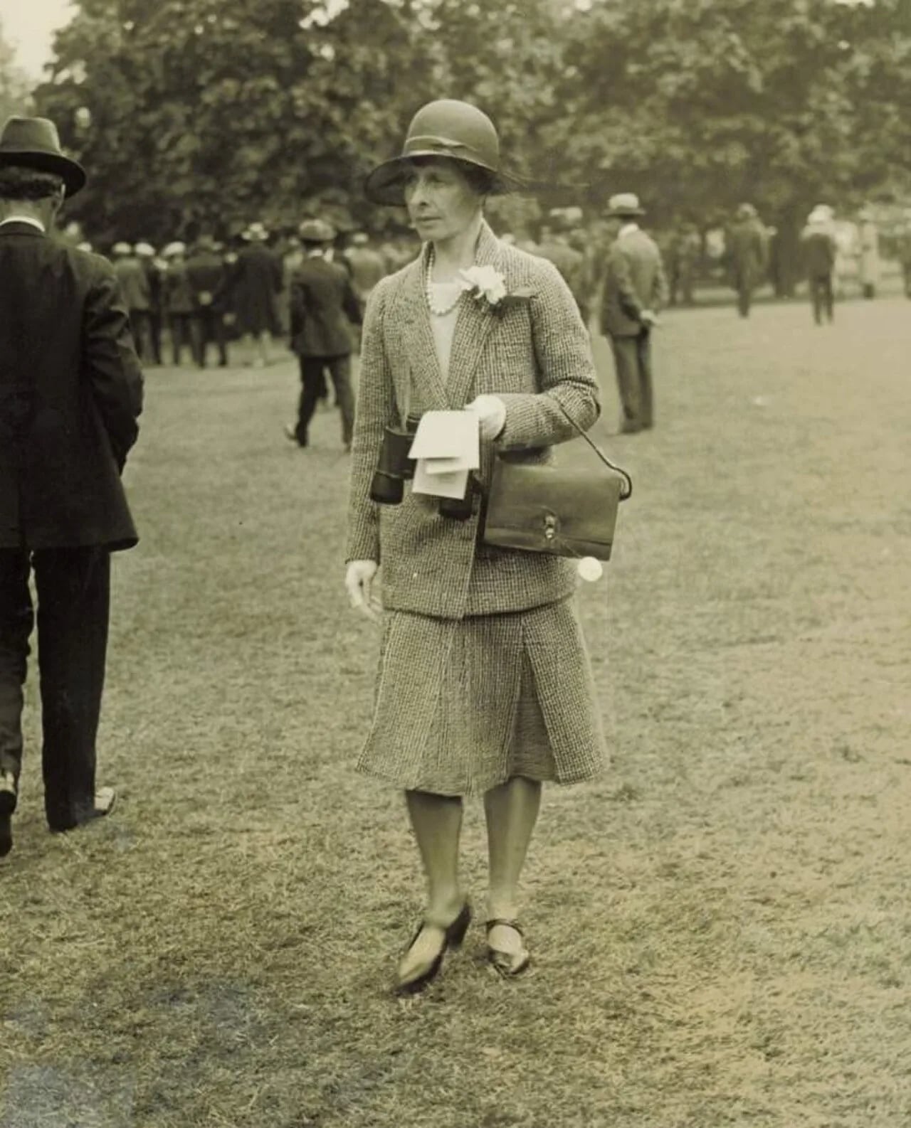 Portrait of Gladys Mills Phipps (1883–1970) – memorial page