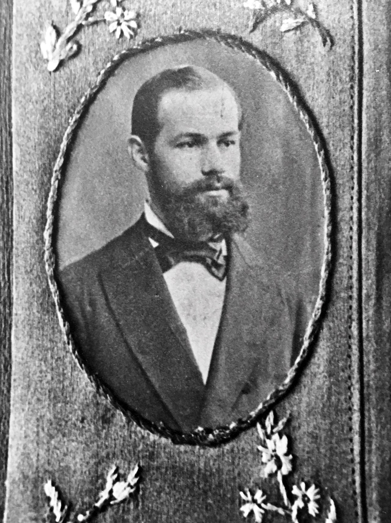 Porträt von Zachary Hochschild (1854–1912) – Gedenkseite