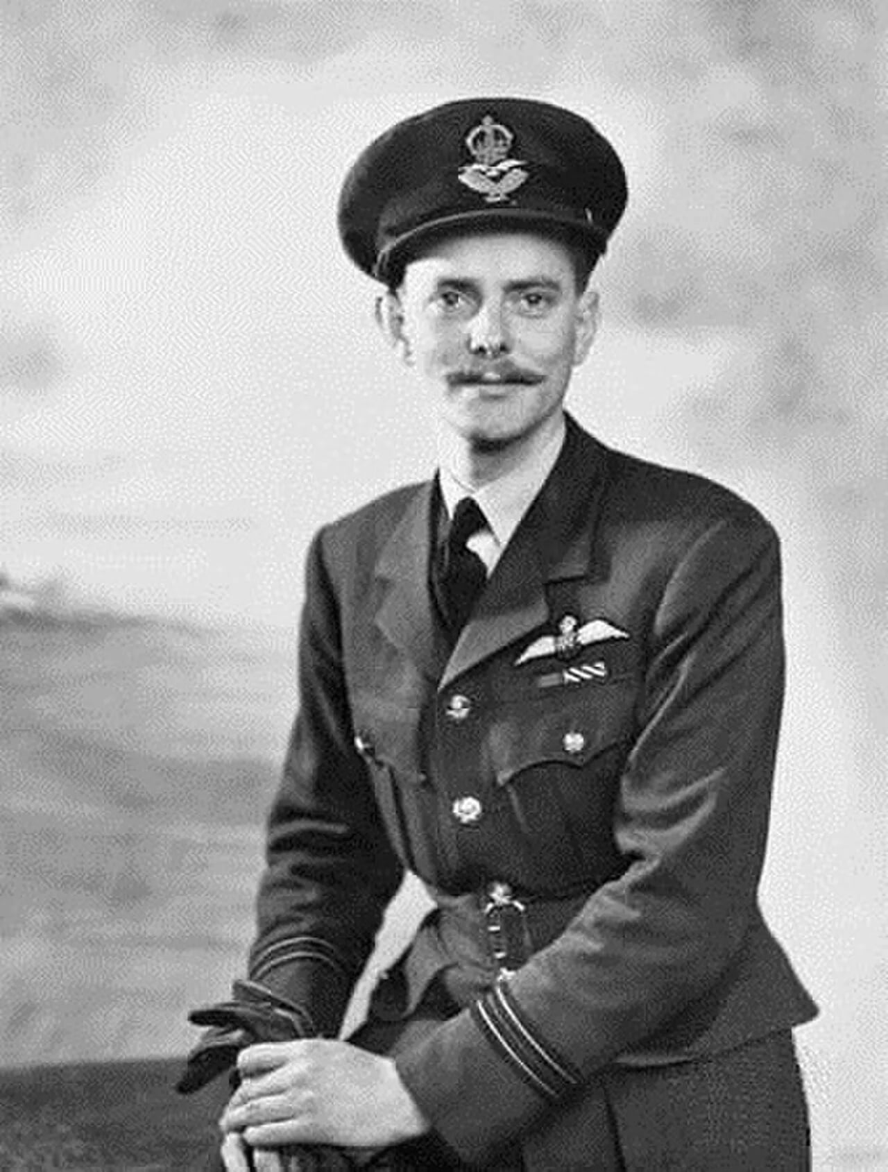 Portrait of Harold Brownlow Martin (1918–1988) – memorial page