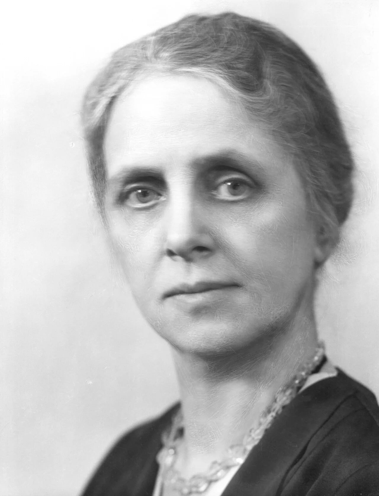 Portrait of Claribel Ruth Barnett (1872–1951) – memorial page