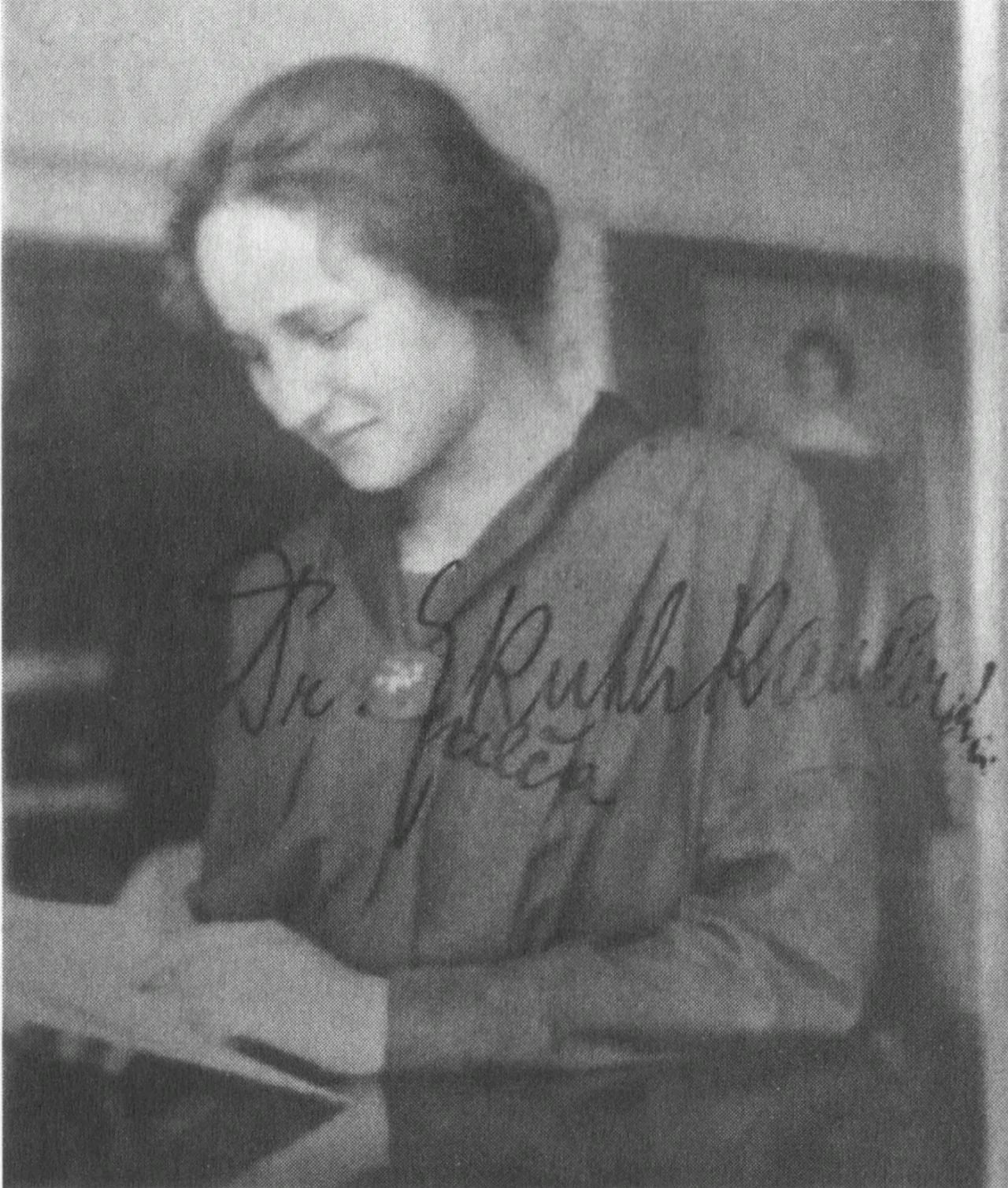 Portrait of Saly Ruth Ramler (1894–1993) – memorial page
