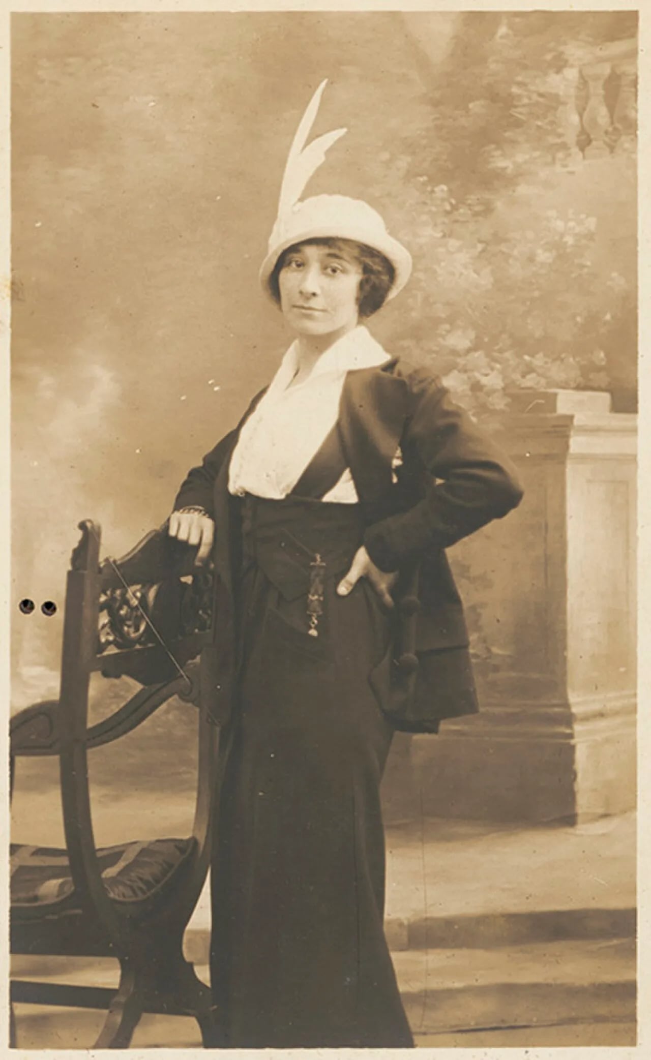 Portrait of Julia Codesido (1883–1979) – memorial page