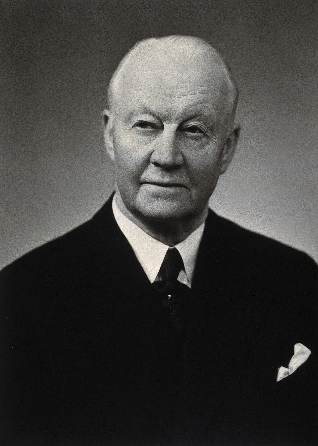 Portrait of Thorvald Madsen (1870–1957) – memorial page