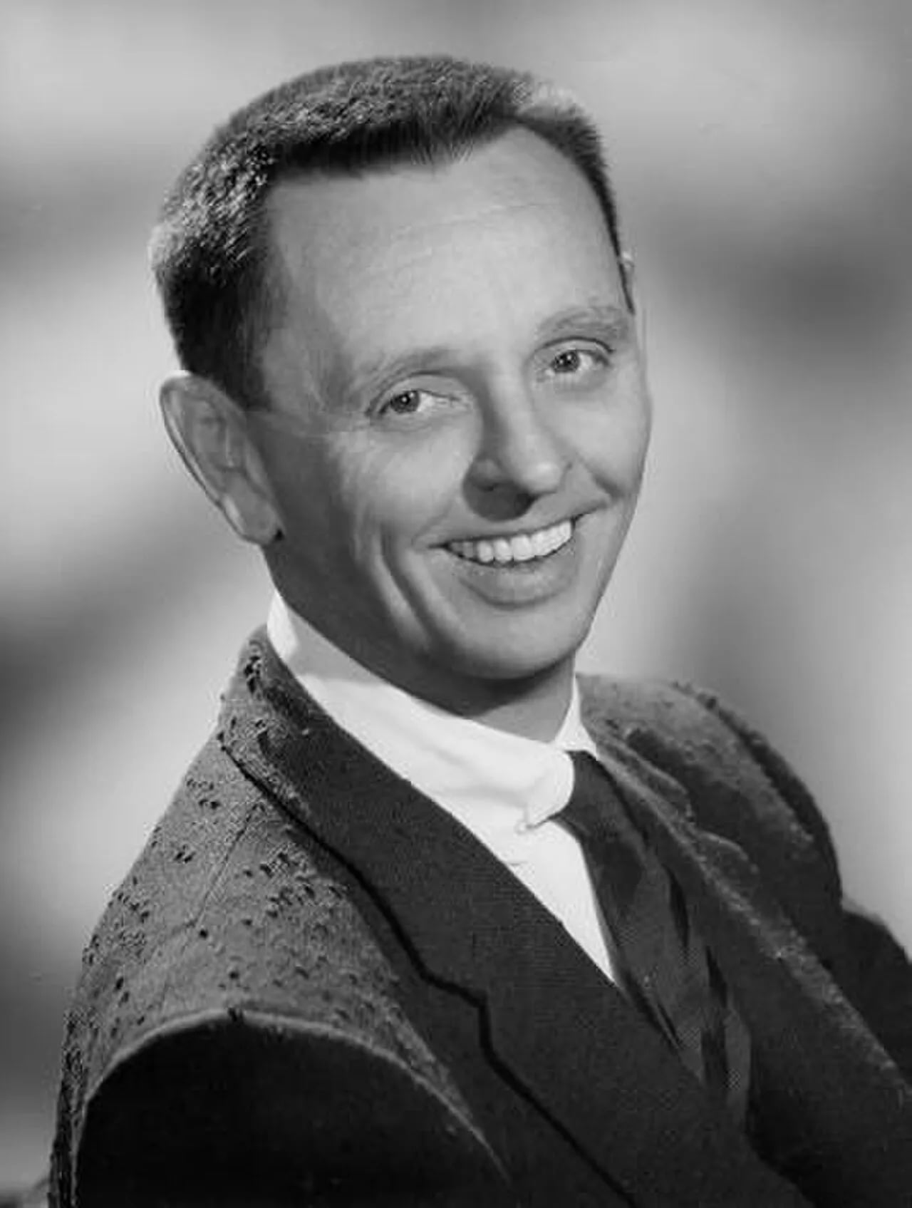 Porträt von Knox Manning (1904–1980) – Gedenkseite
