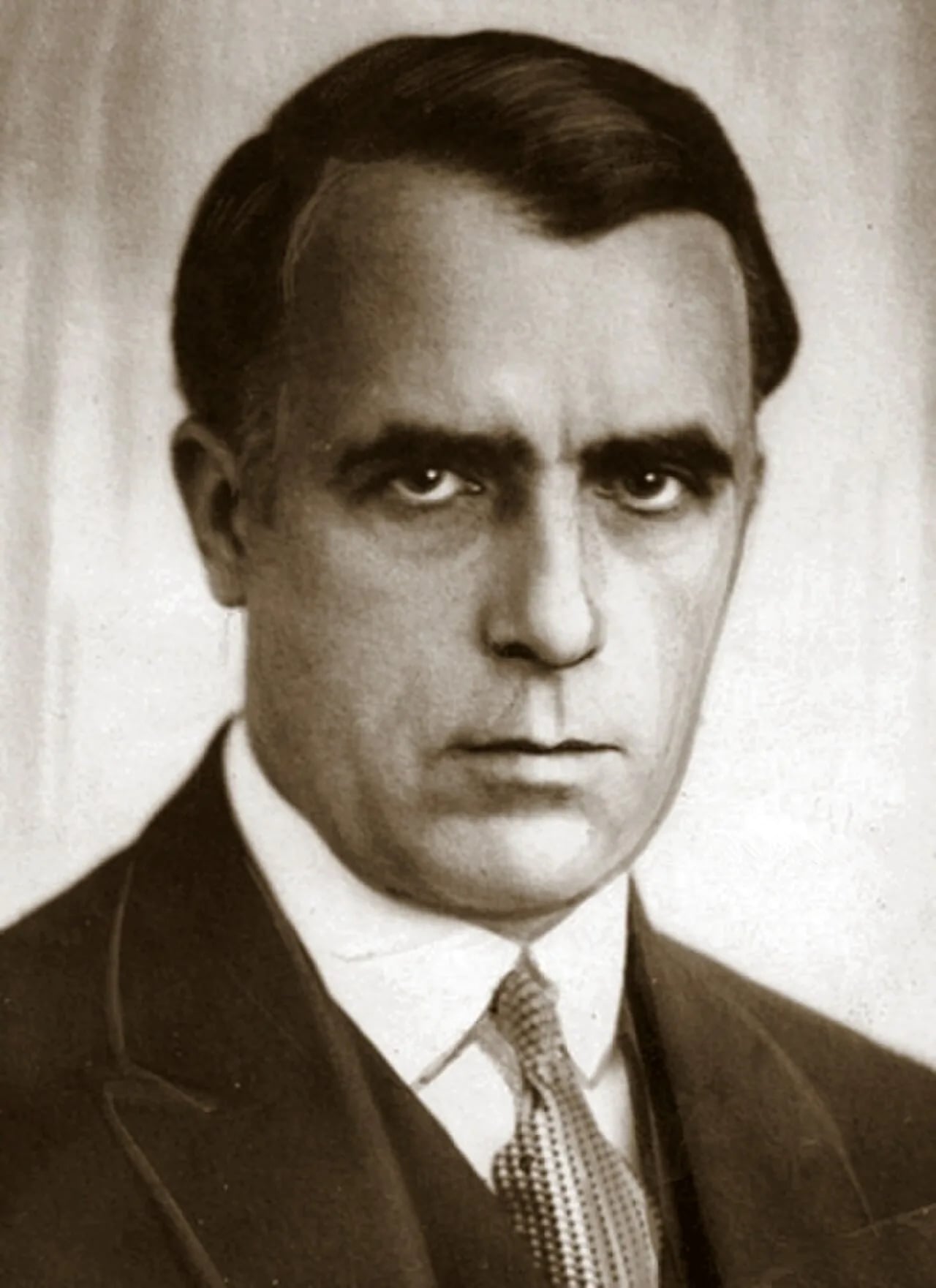Portrait of Antoni Jurasz (1882–1961) – memorial page