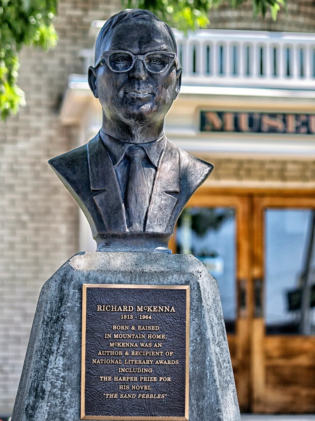 Portrait of Richard McKenna (1913–1964) – memorial page