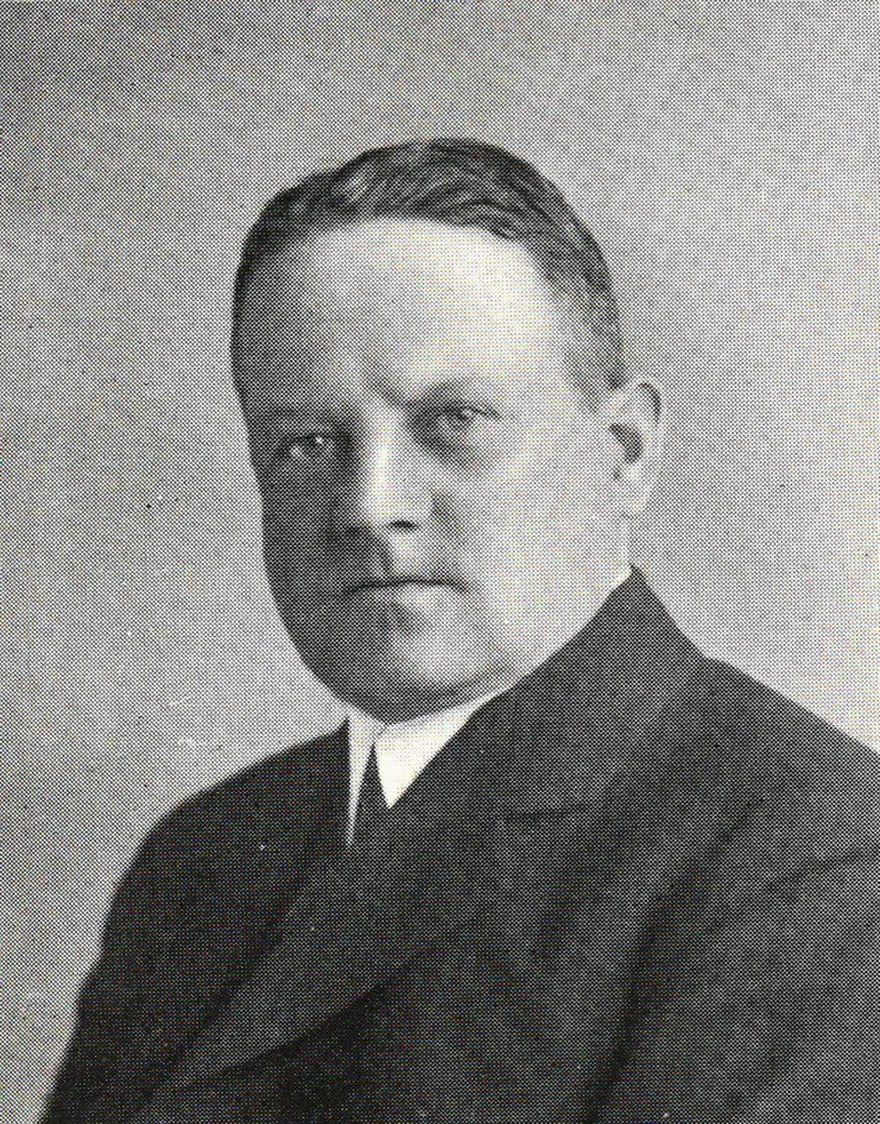 Portrait of Erik Nylander (1885–1958) – memorial page